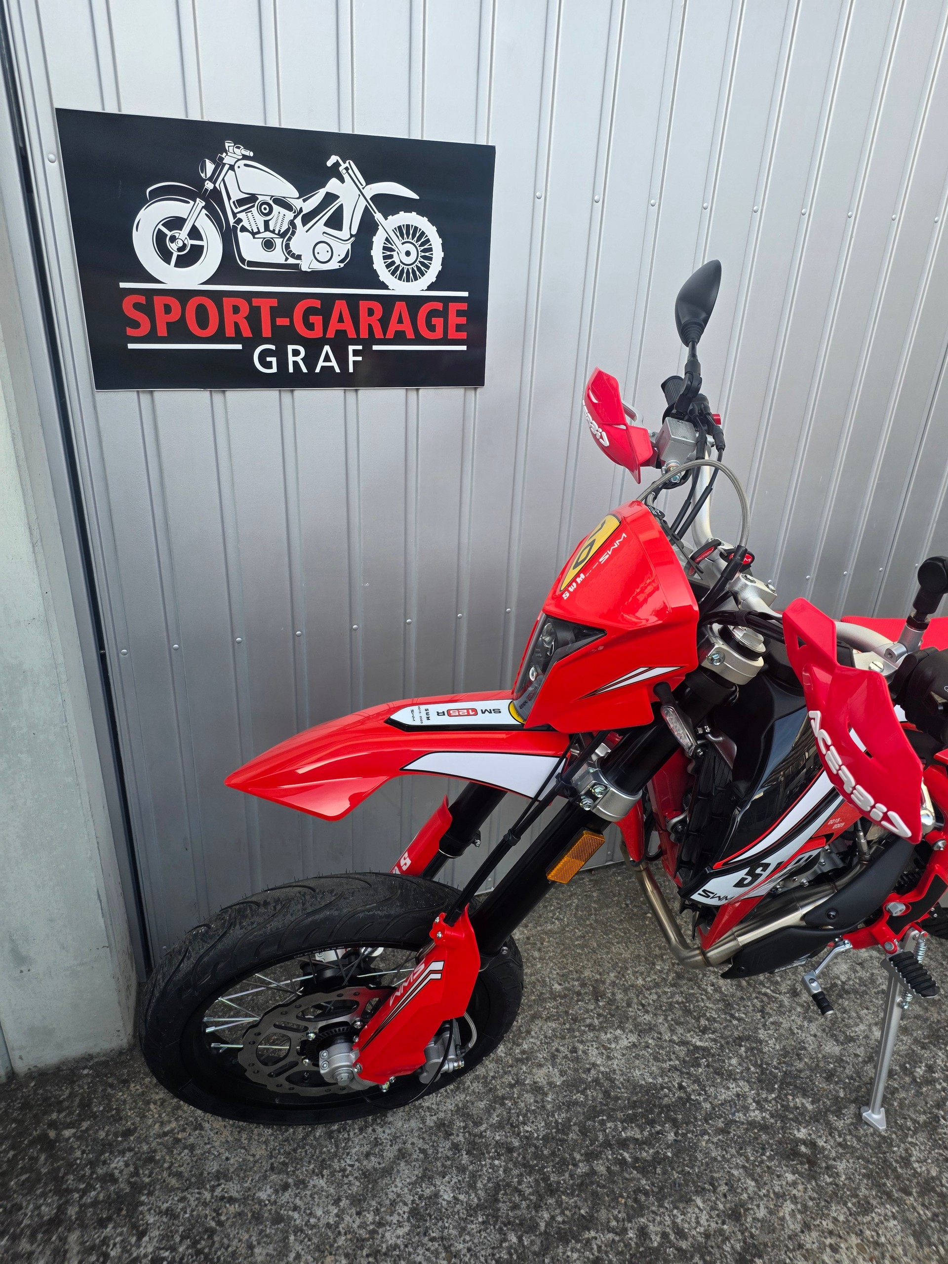 SWM SM 125 R 50 Year Aniversary-showroom-element-2