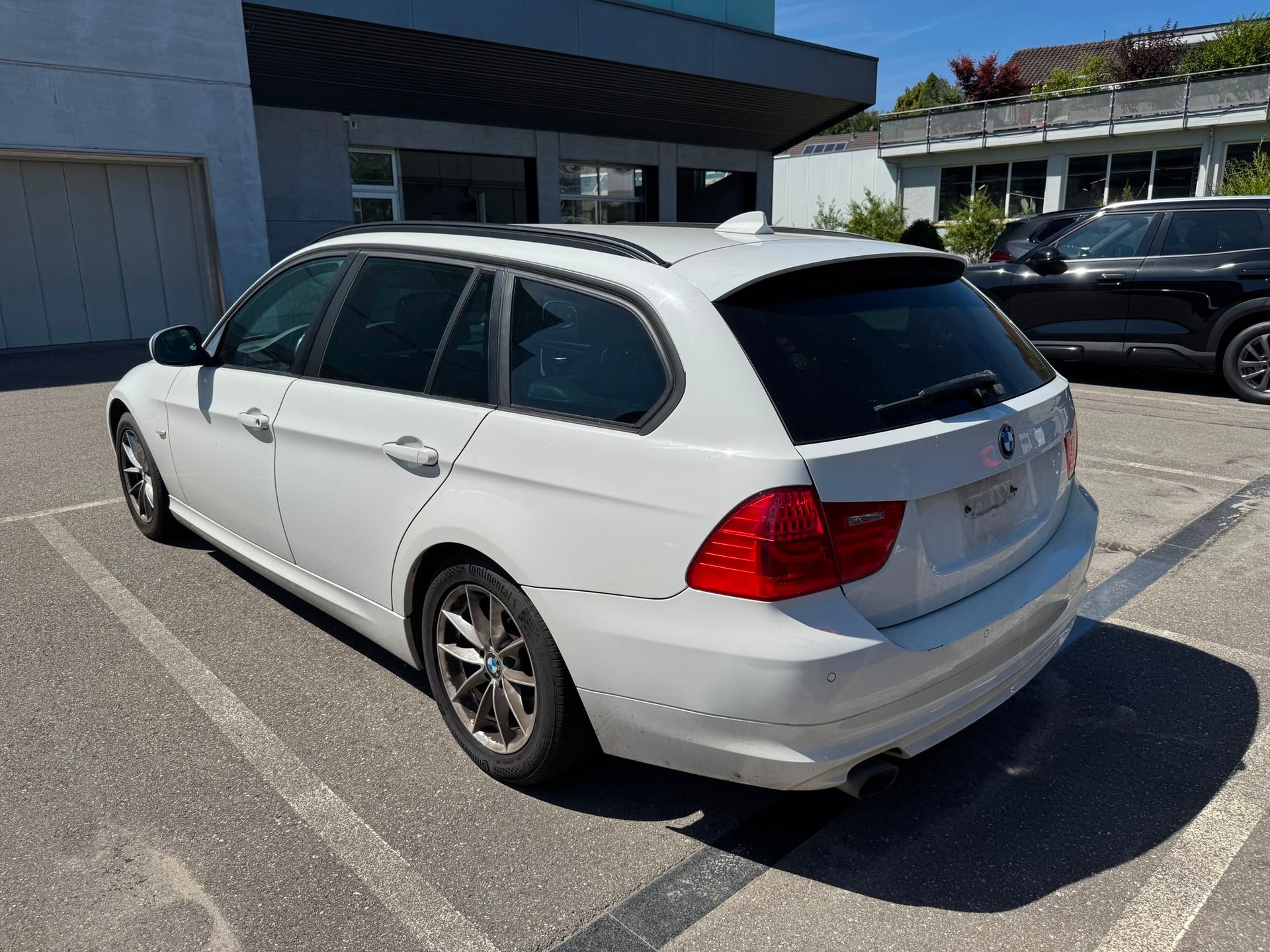 BMW 320d xDrive Touring Steptronic-image-3