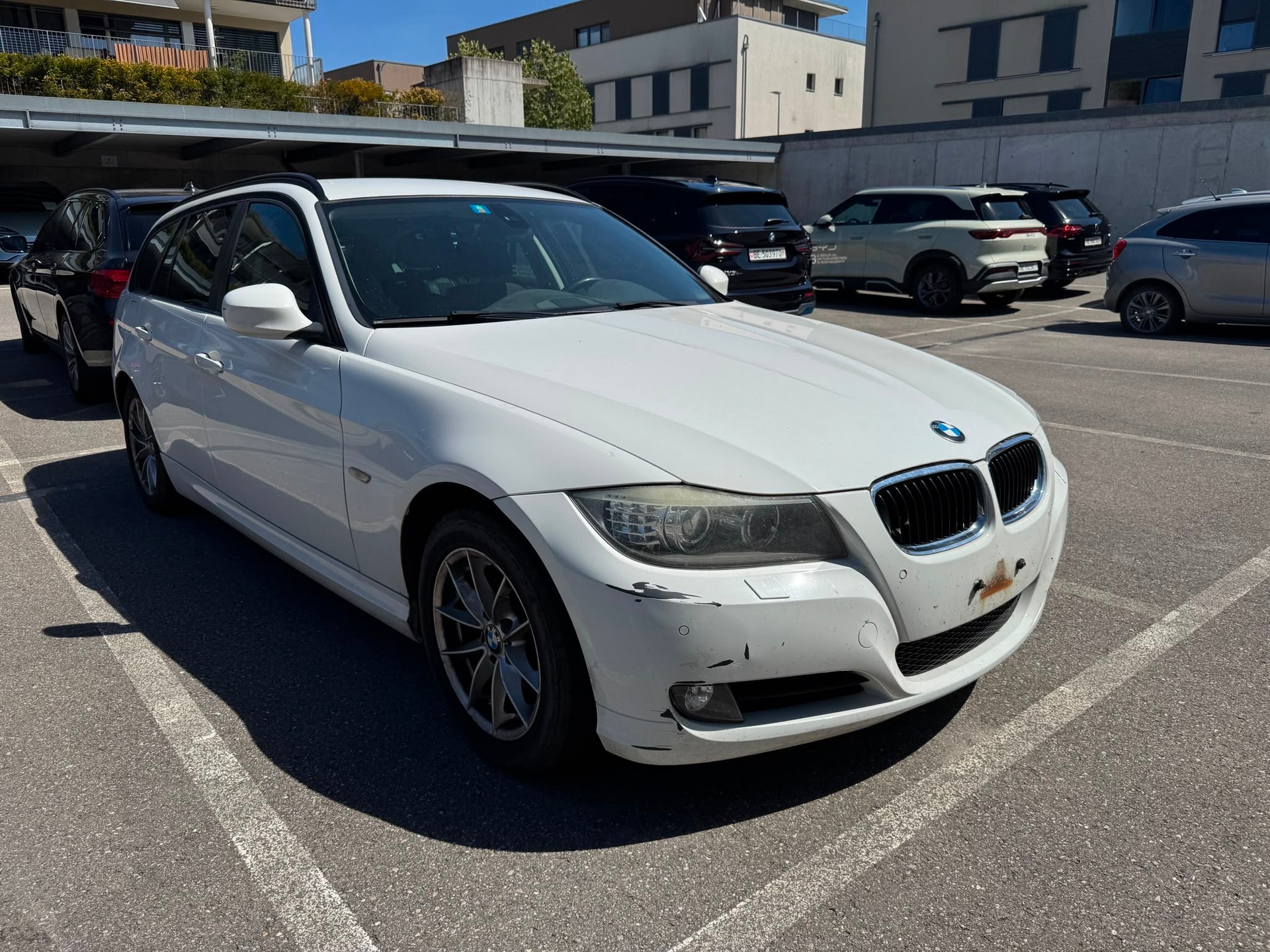 BMW 320d xDrive Touring Steptronic-image-0