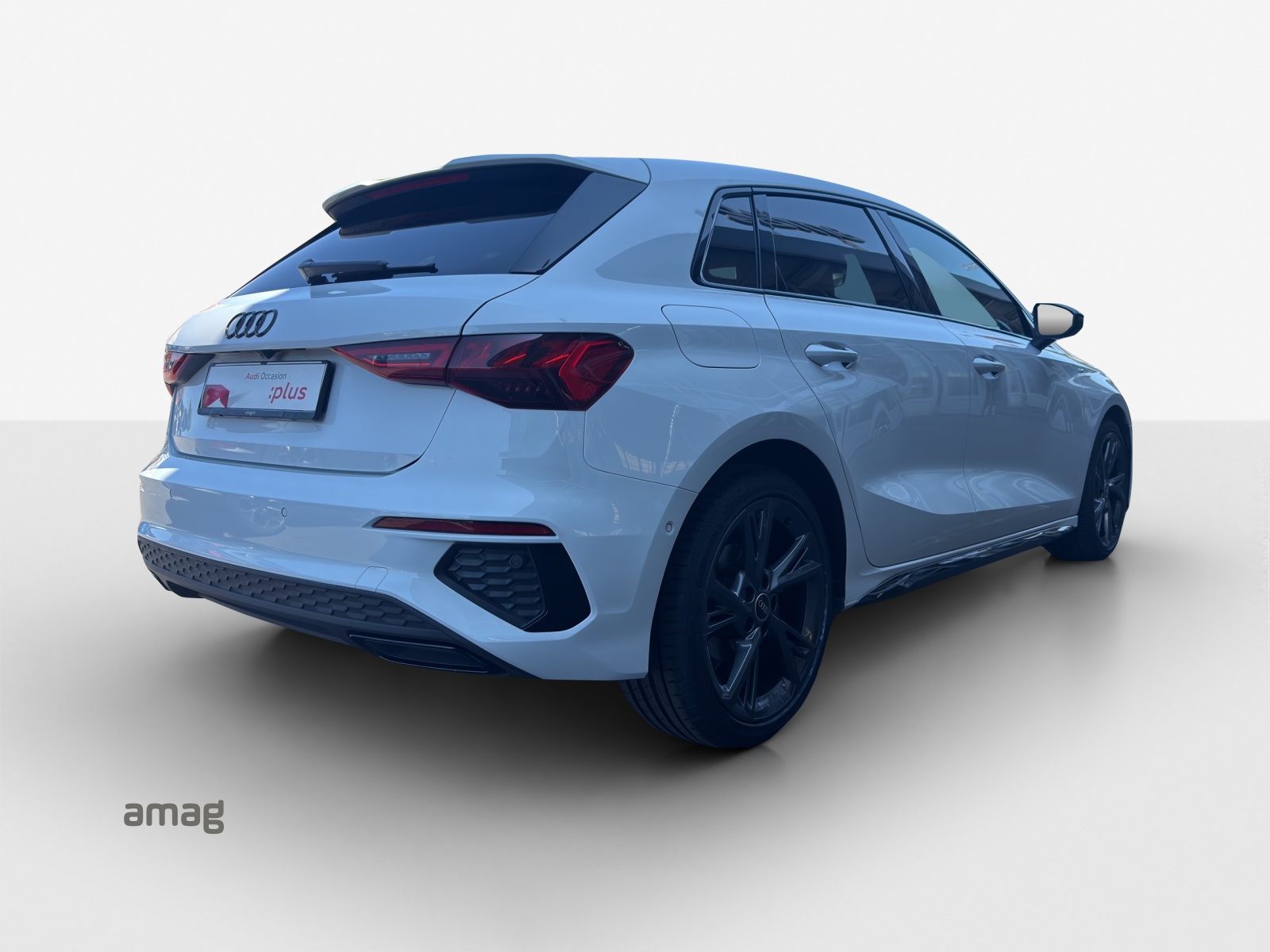 AUDI A3 Sportback 35 TFSI S line Attraction S-tronic-image-4