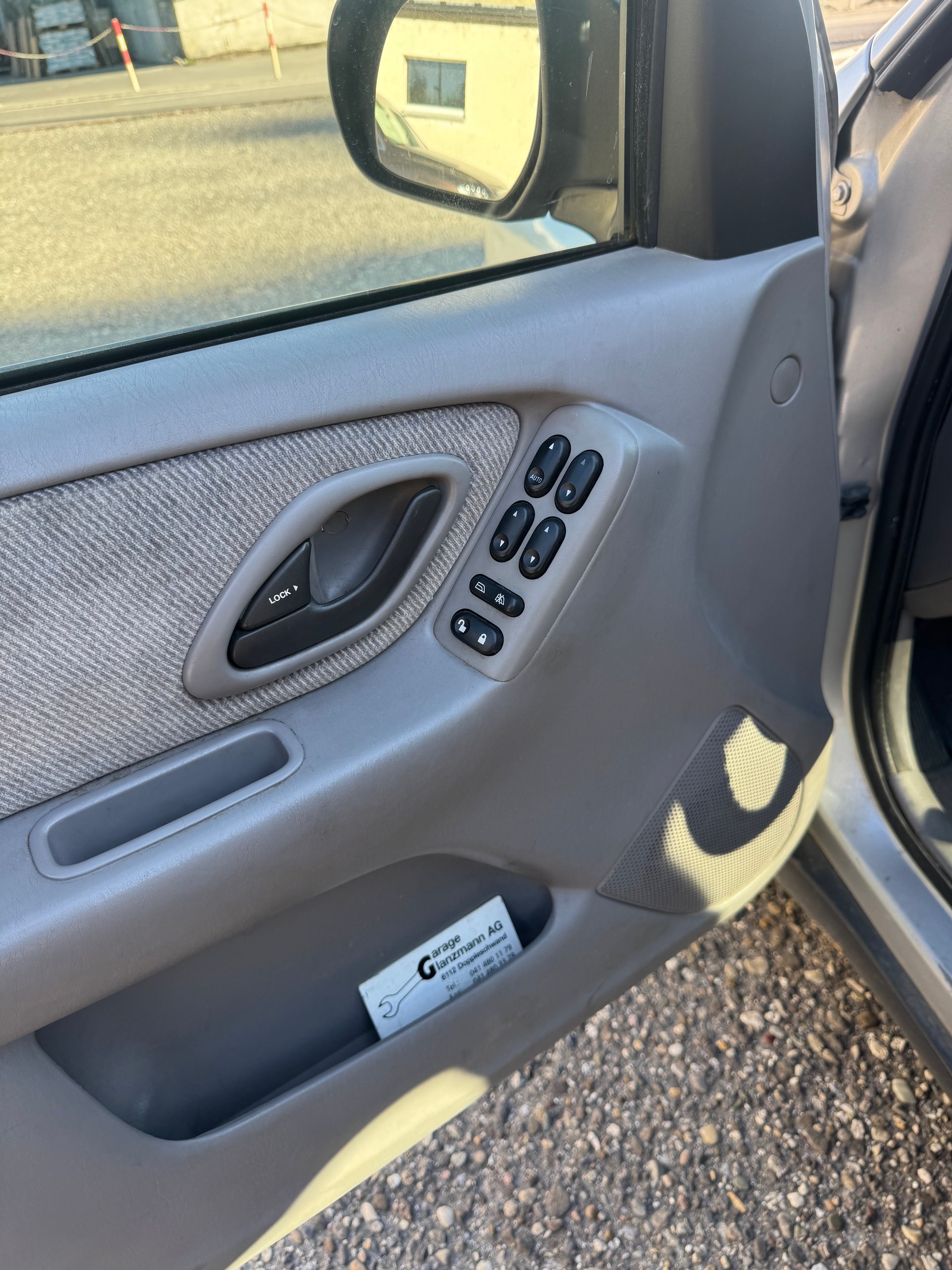 MAZDA Tribute 2.0 16V Comfort-image-13
