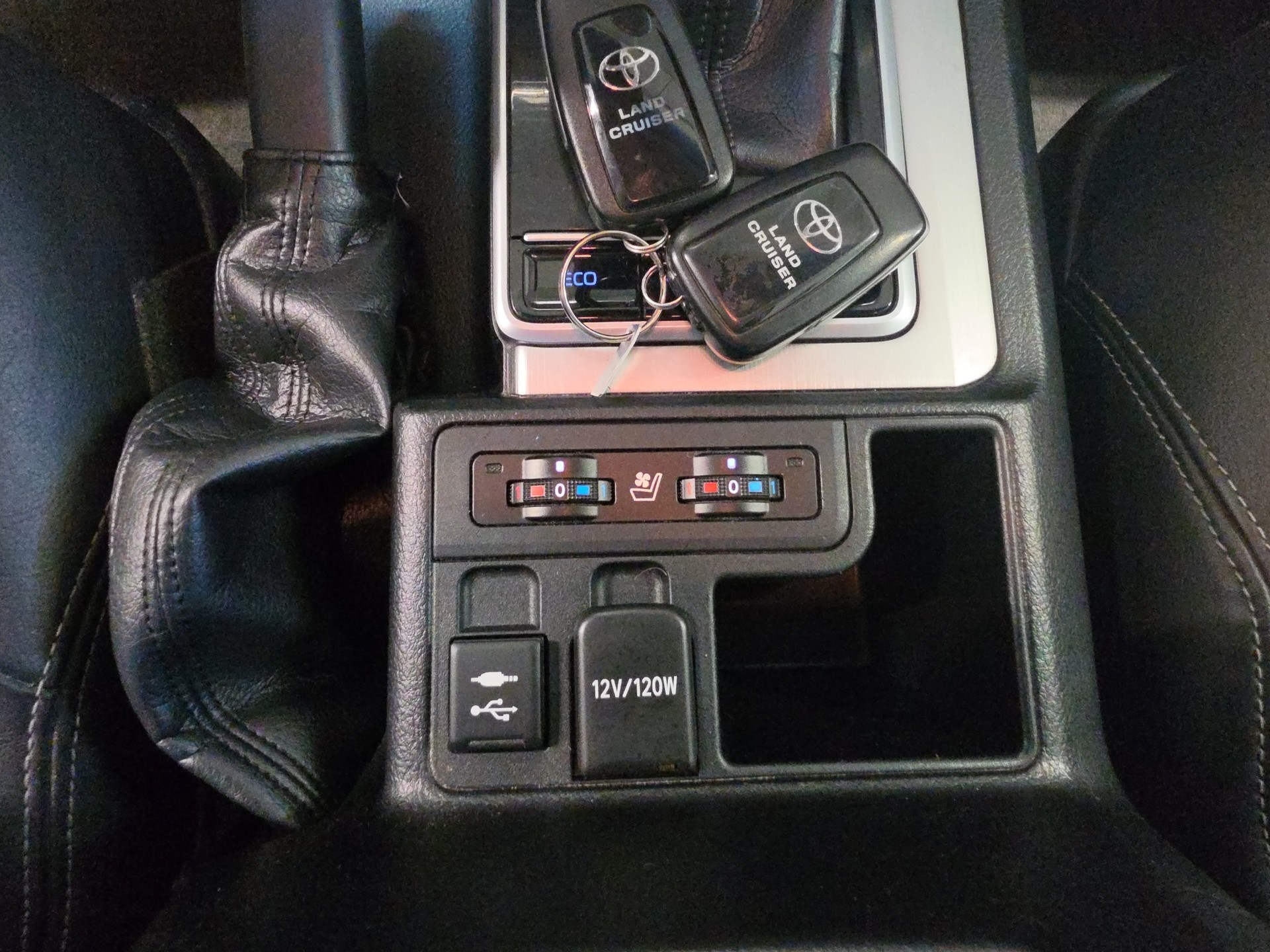 TOYOTA Land Cruiser 2.8 D 177 Style Hirsch AHK 3500 KG-image-13