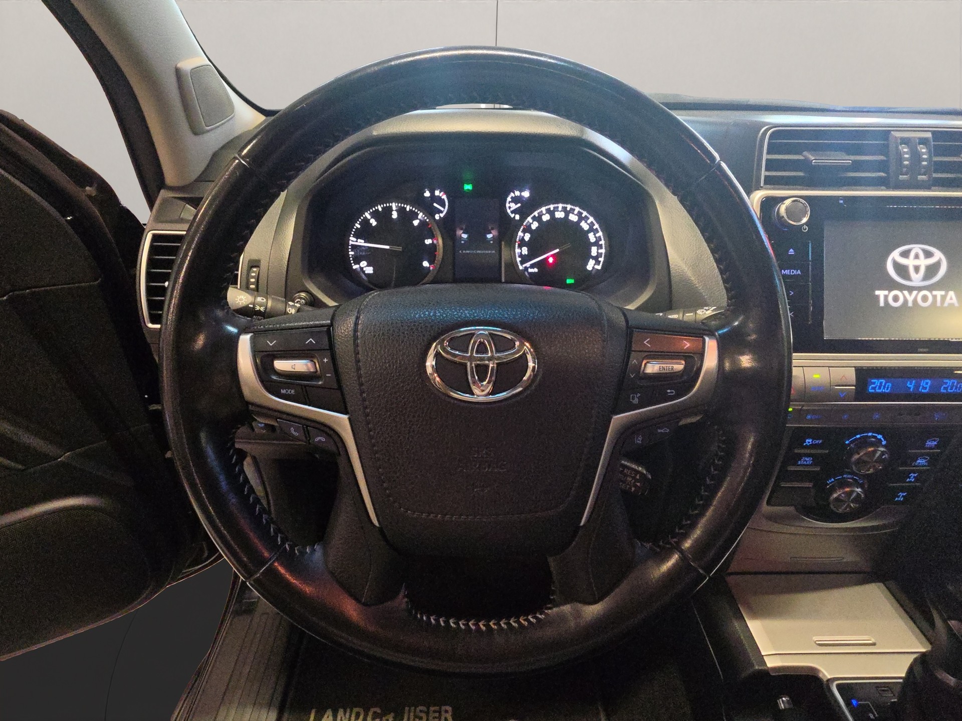 TOYOTA Land Cruiser 2.8 D 177 Style Hirsch AHK 3500 KG-image-8