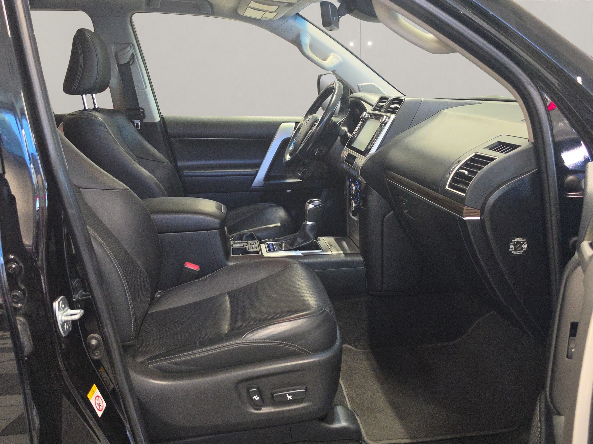TOYOTA Land Cruiser 2.8 D 177 Style Hirsch AHK 3500 KG-image-11