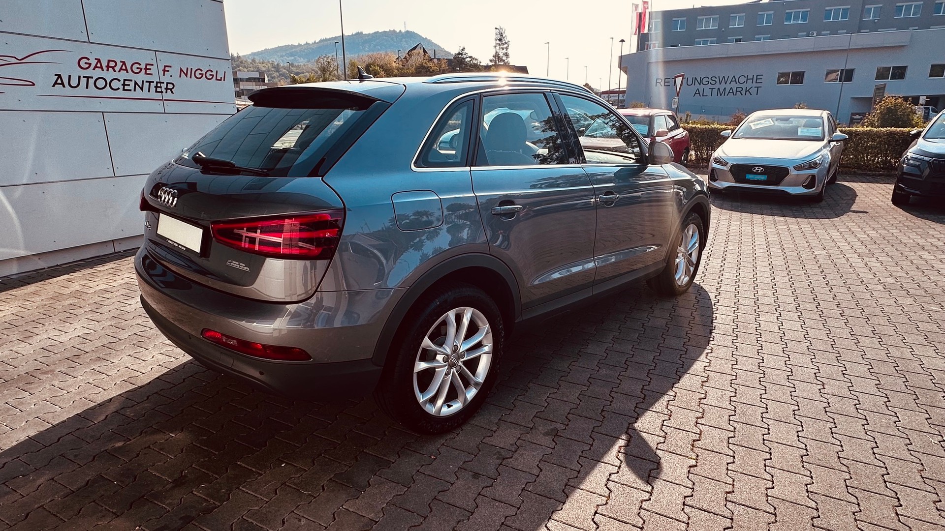 AUDI Q3 2.0 TFSI quattro S-tronic-image-7