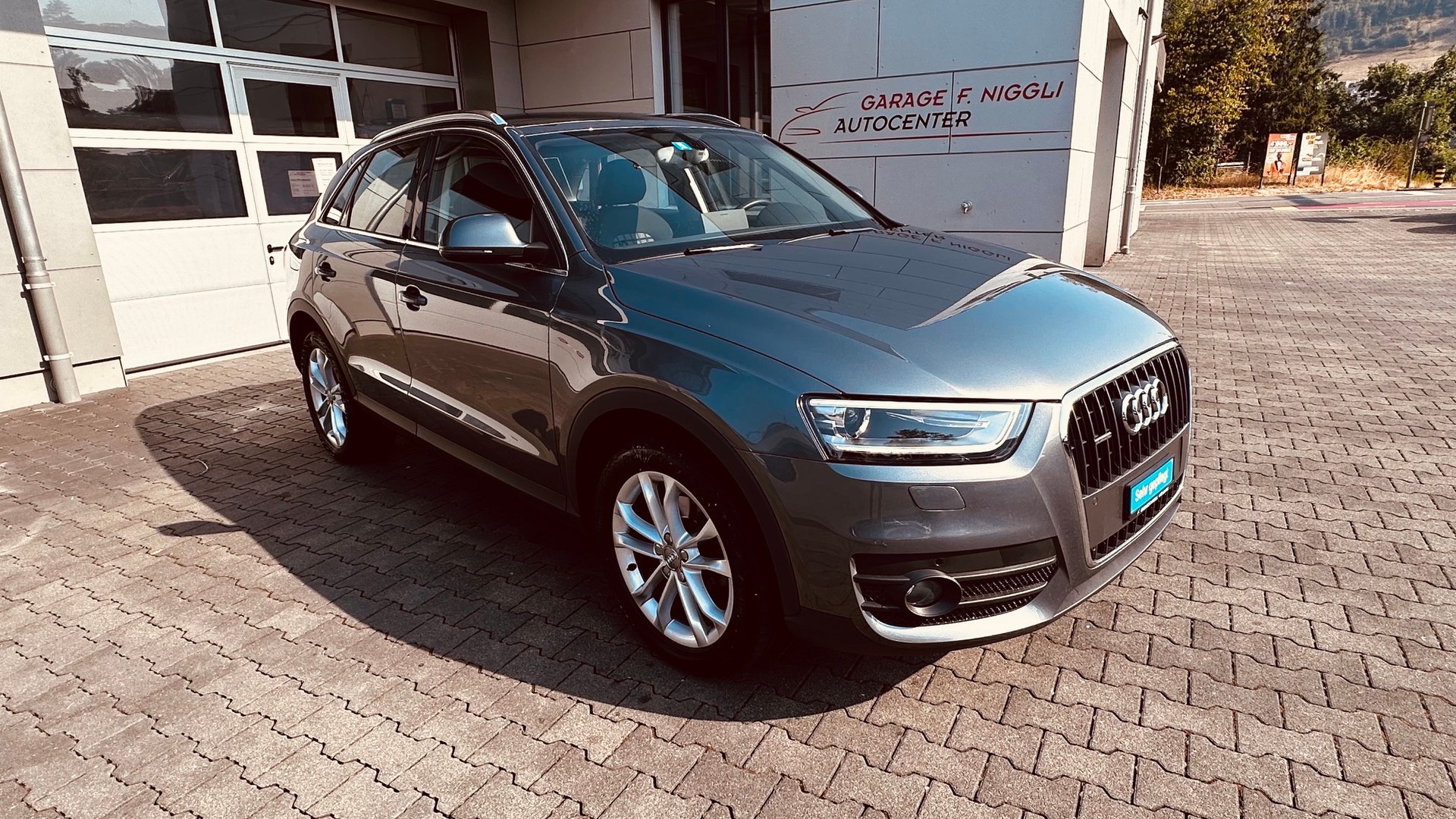 AUDI Q3 2.0 TFSI quattro S-tronic-image-0
