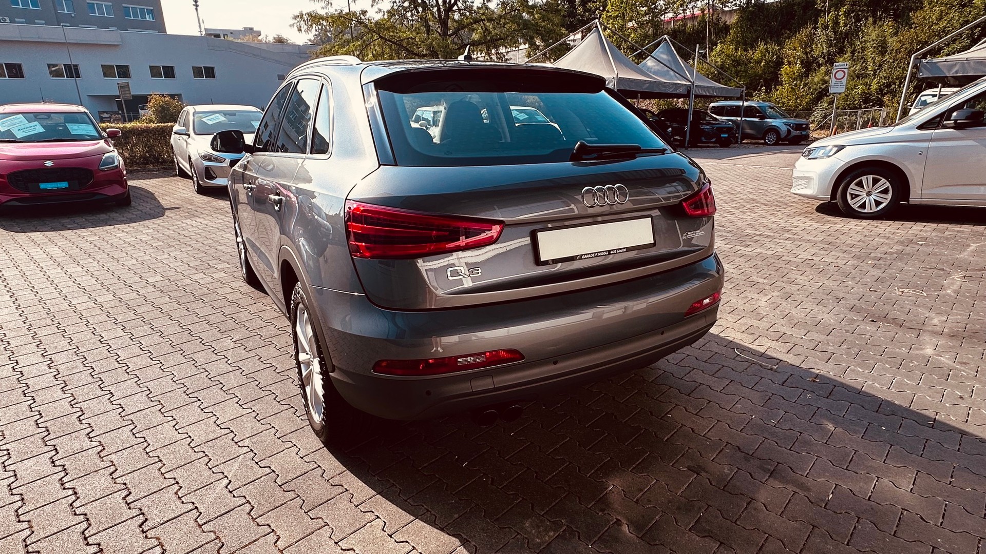 AUDI Q3 2.0 TFSI quattro S-tronic-image-11