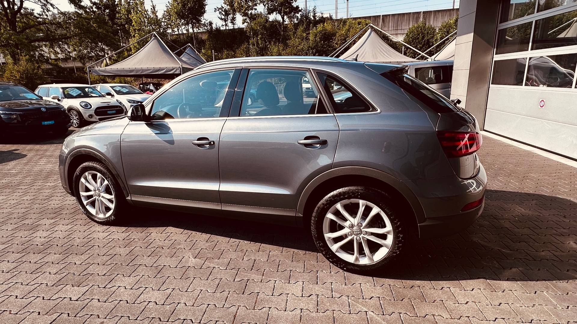 AUDI Q3 2.0 TFSI quattro S-tronic-image-14