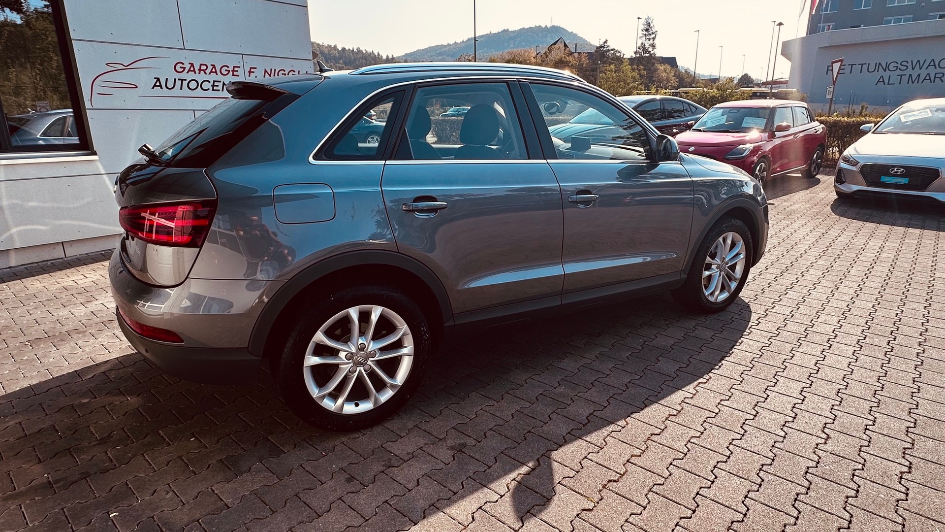AUDI Q3 2.0 TFSI quattro S-tronic-image-6
