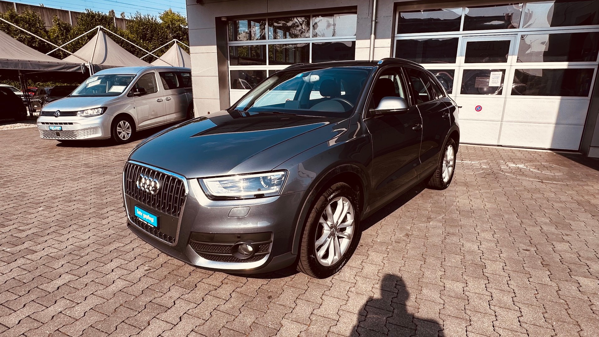 AUDI Q3 2.0 TFSI quattro S-tronic-image-19