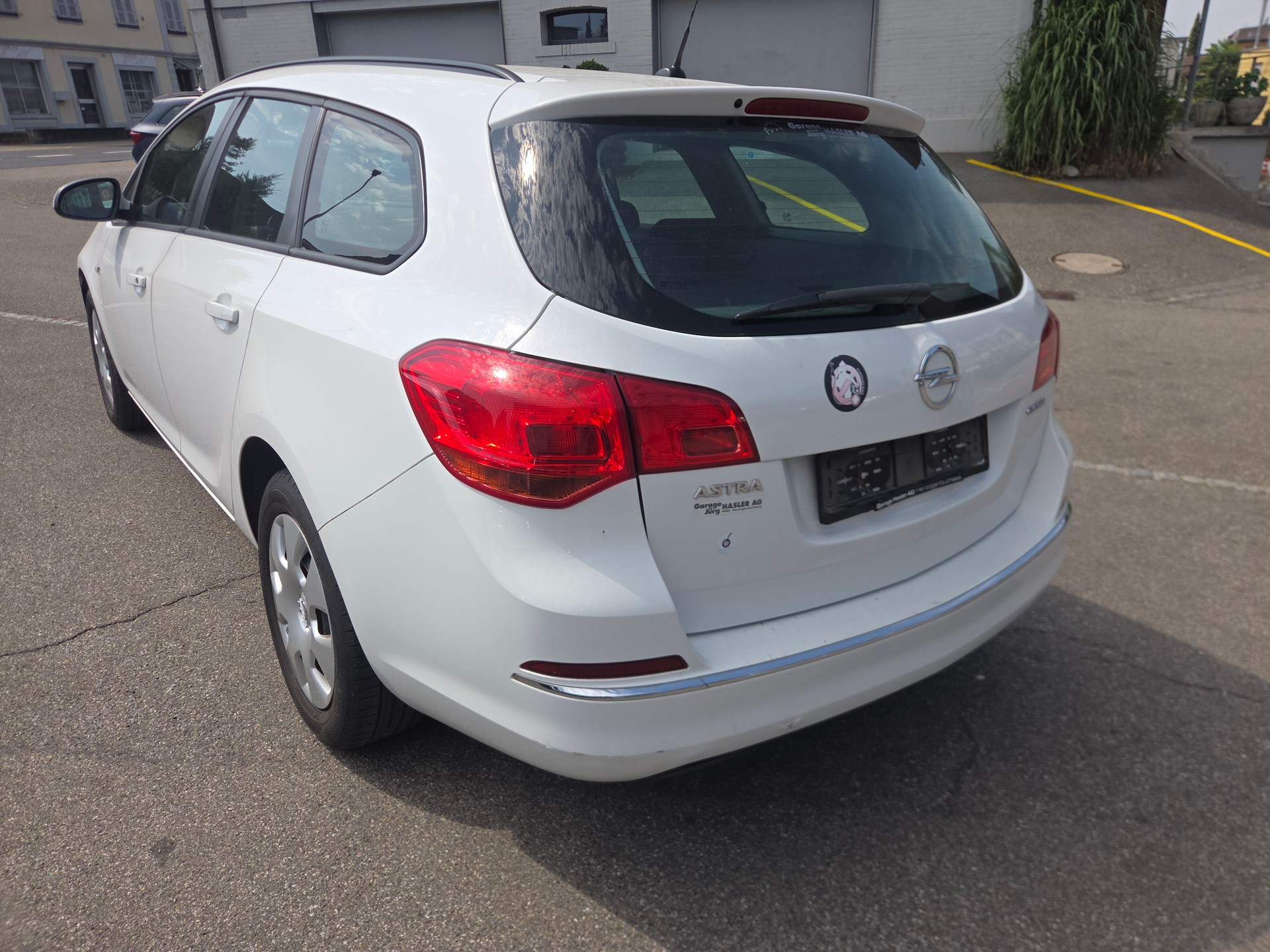 OPEL Astra SportsTourer 1.4i 16V-image-5