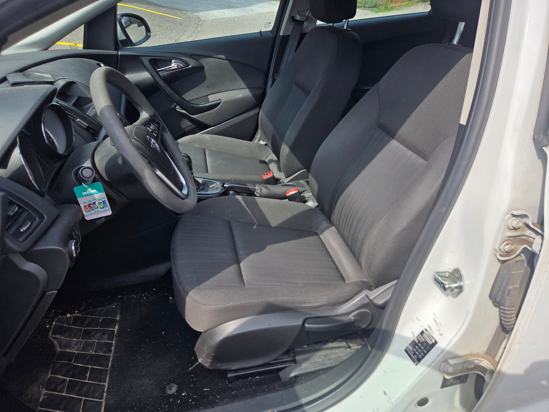 OPEL Astra SportsTourer 1.4i 16V-image-10