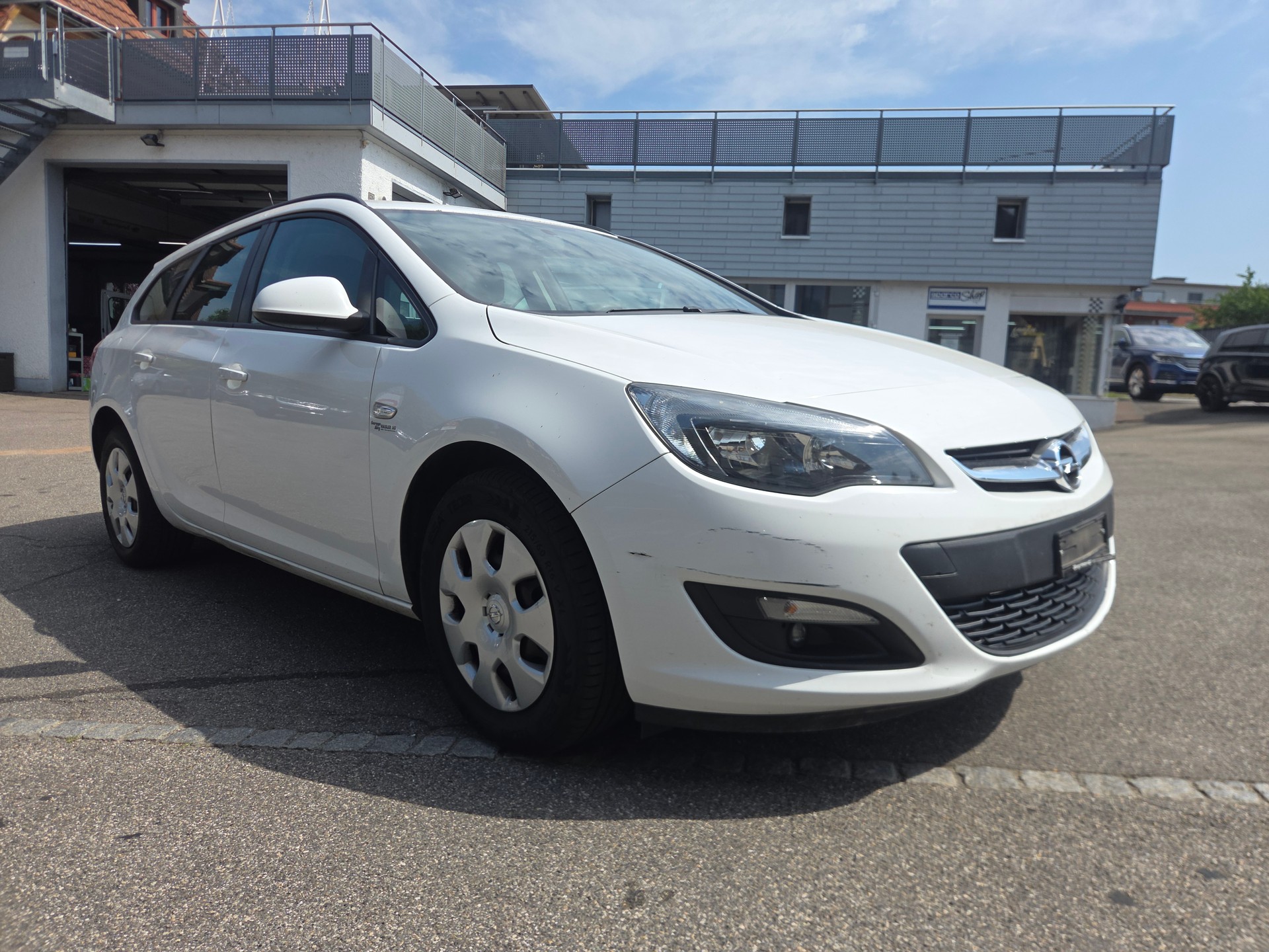 OPEL Astra SportsTourer 1.4i 16V-image-0