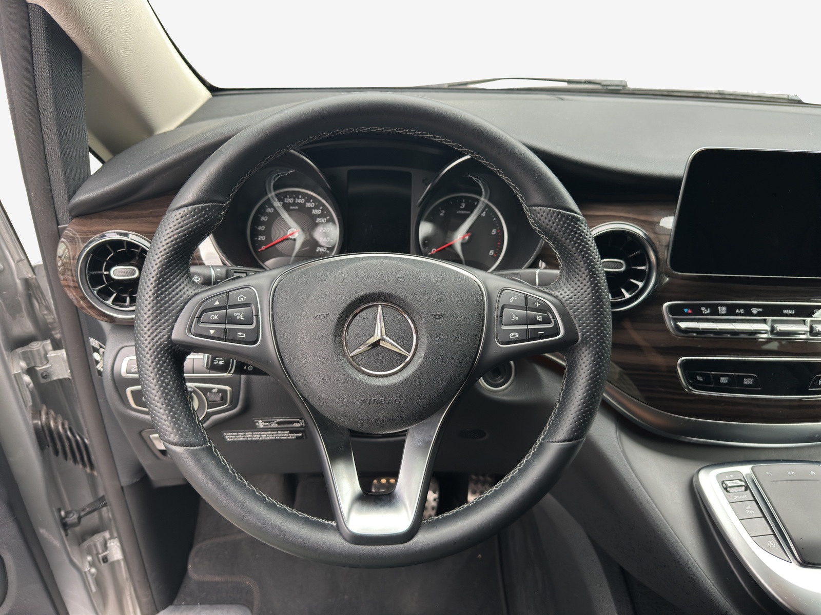MERCEDES-BENZ Marco Polo 250 d 4M Automat-image-8