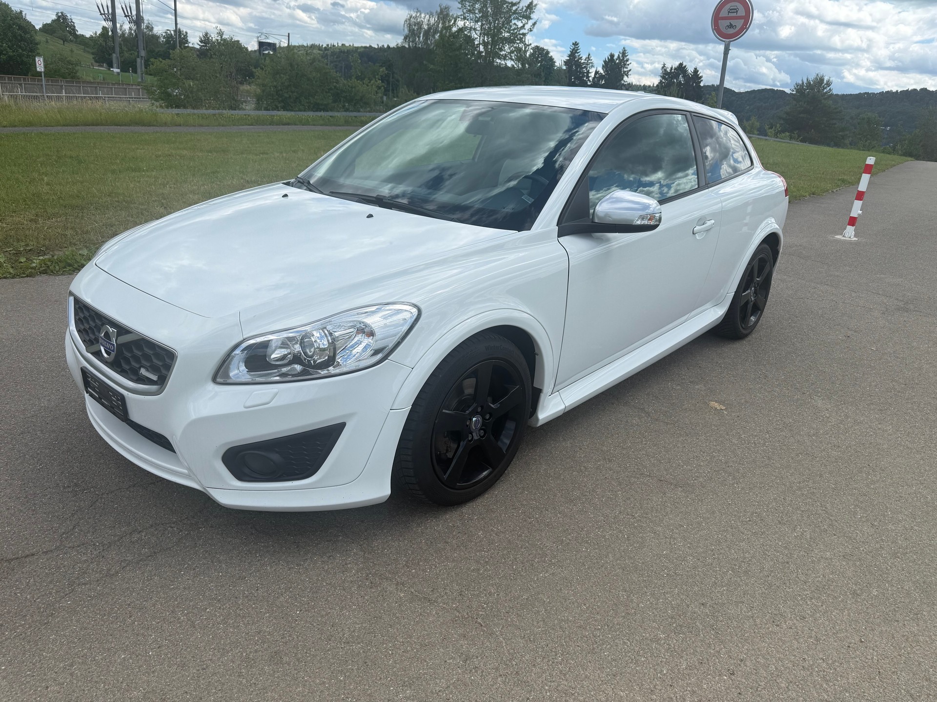 VOLVO C30 D3 R-Design-image-2