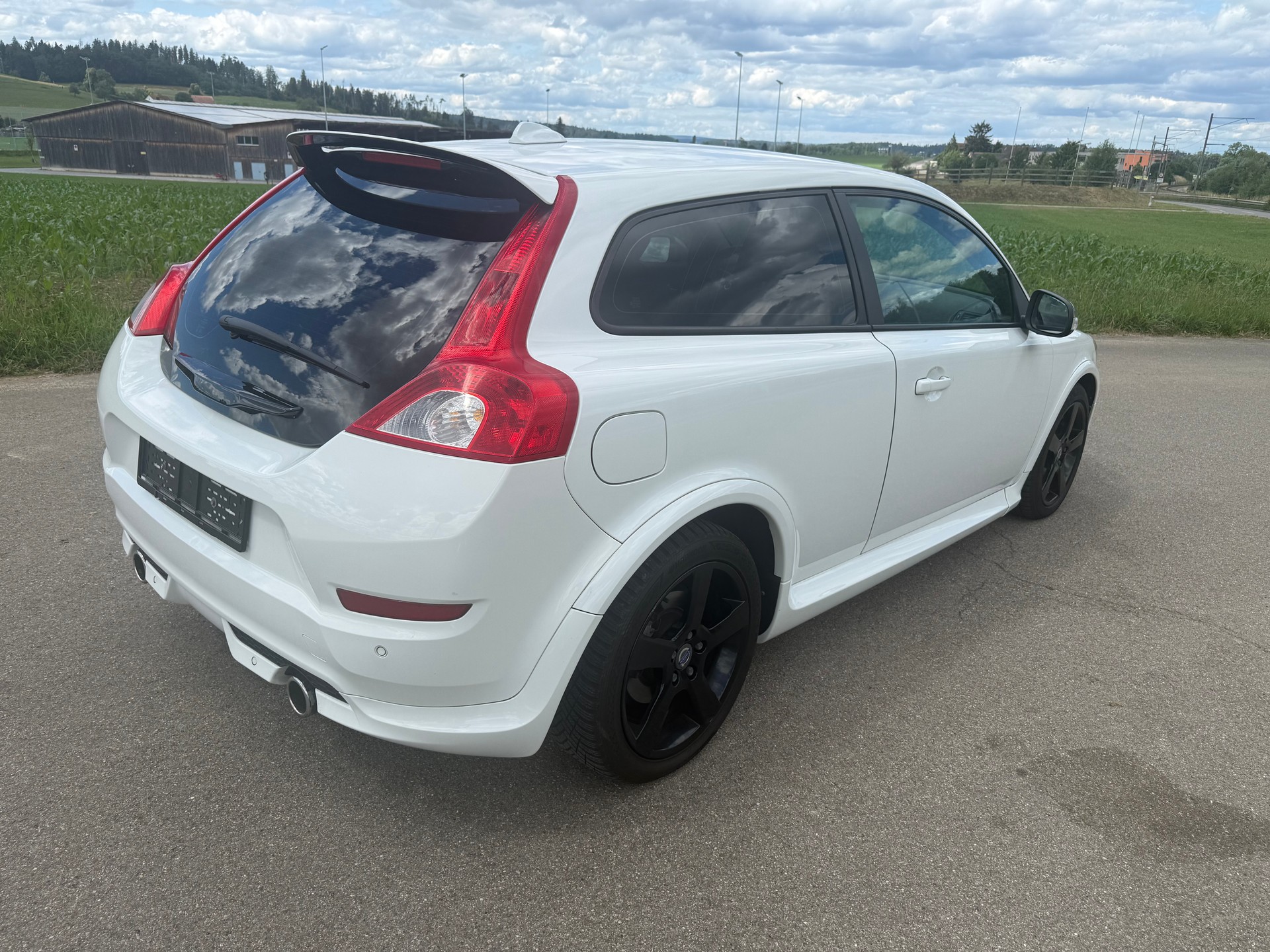 VOLVO C30 D3 R-Design-image-3