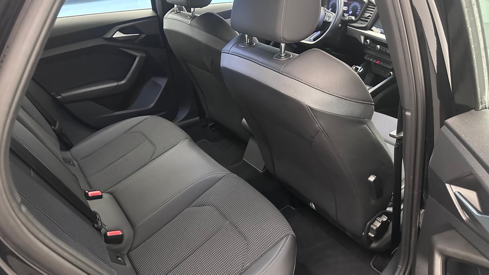 AUDI A1 Sportback 30 TFSI Attraction-image-11