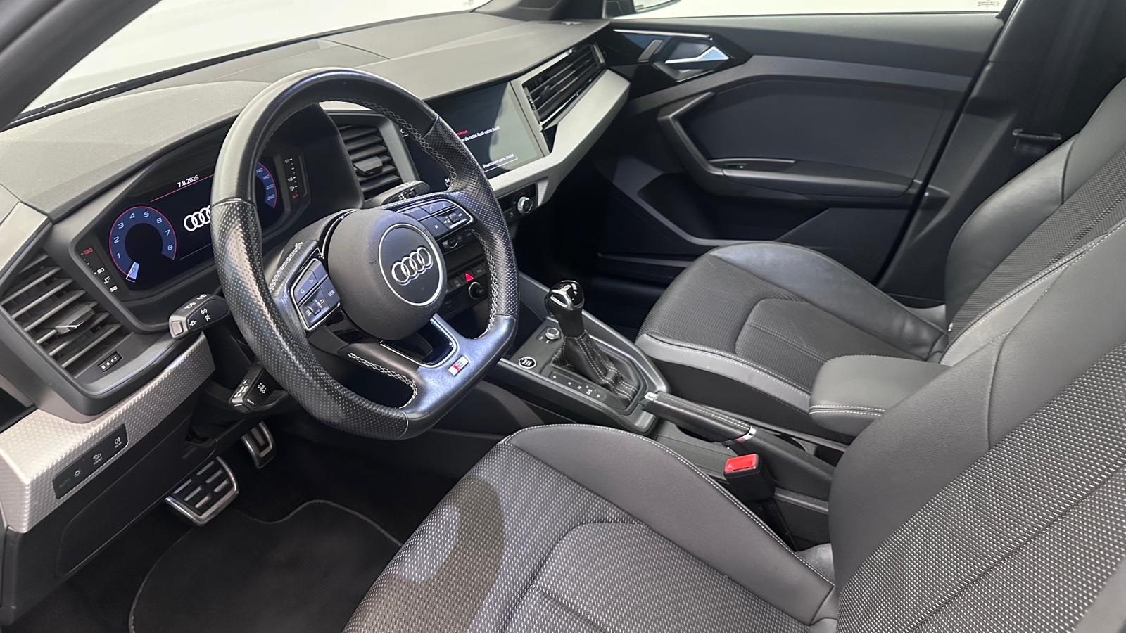AUDI A1 Sportback 30 TFSI Attraction-image-9
