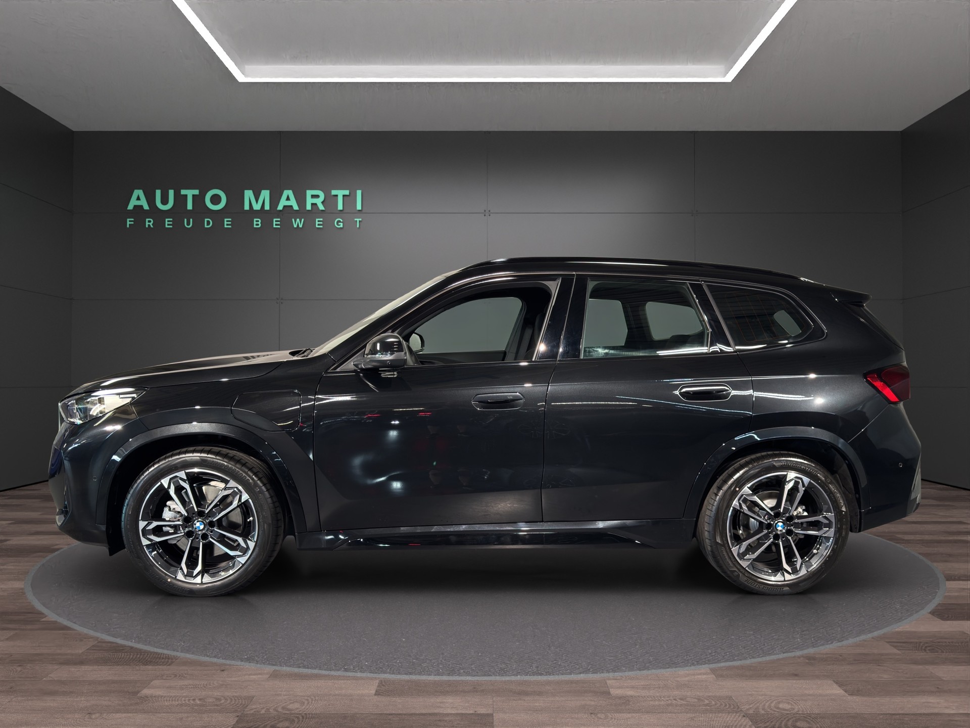 BMW X1 30e xDrive-image-1