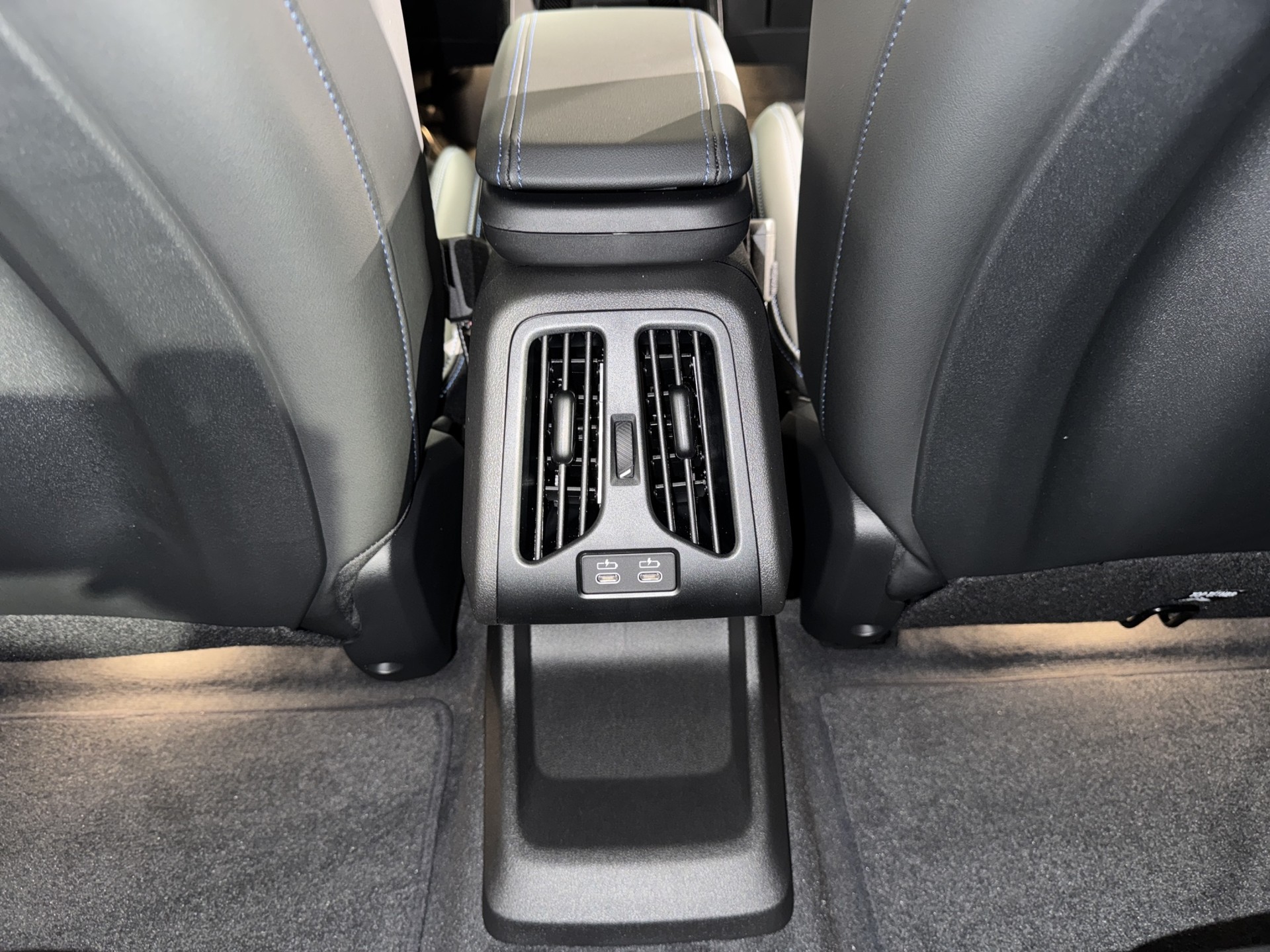 BMW X1 30e xDrive-image-8