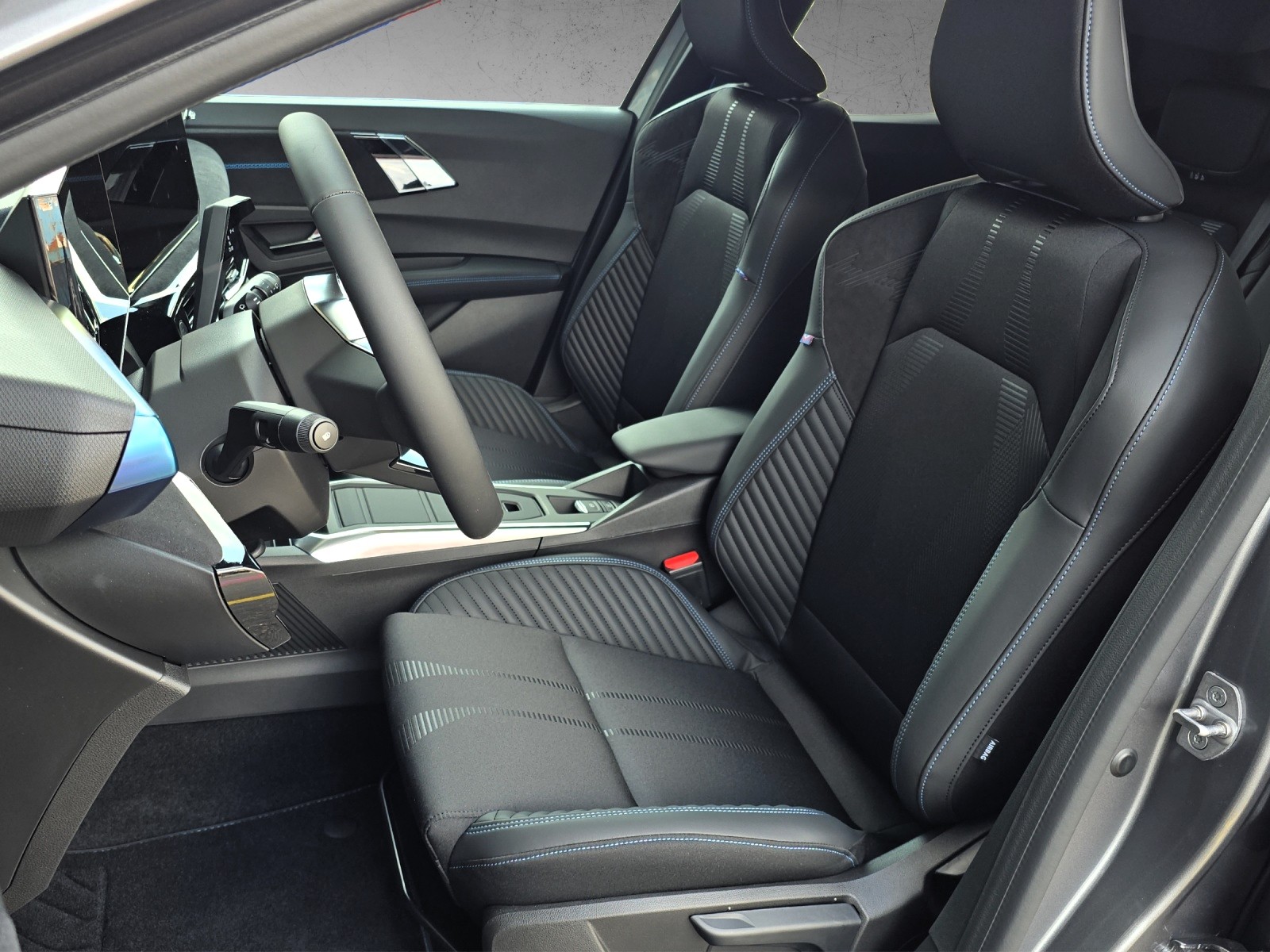 RENAULT Clio 1.8 E-Tech Esprit Alpine 160-image-9