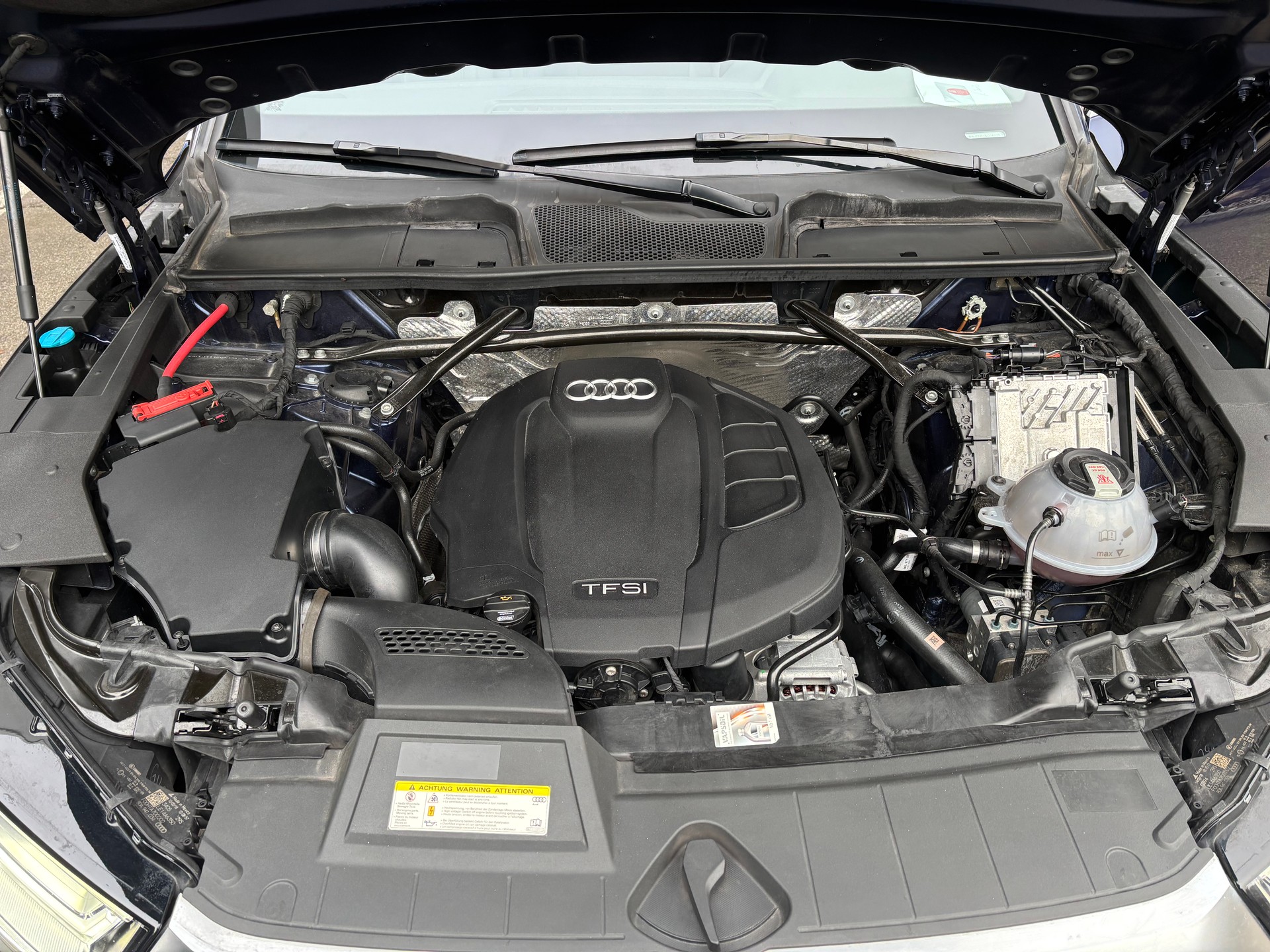 AUDI Q5 2.0 TFSI sport quattro S-tronic-image-13
