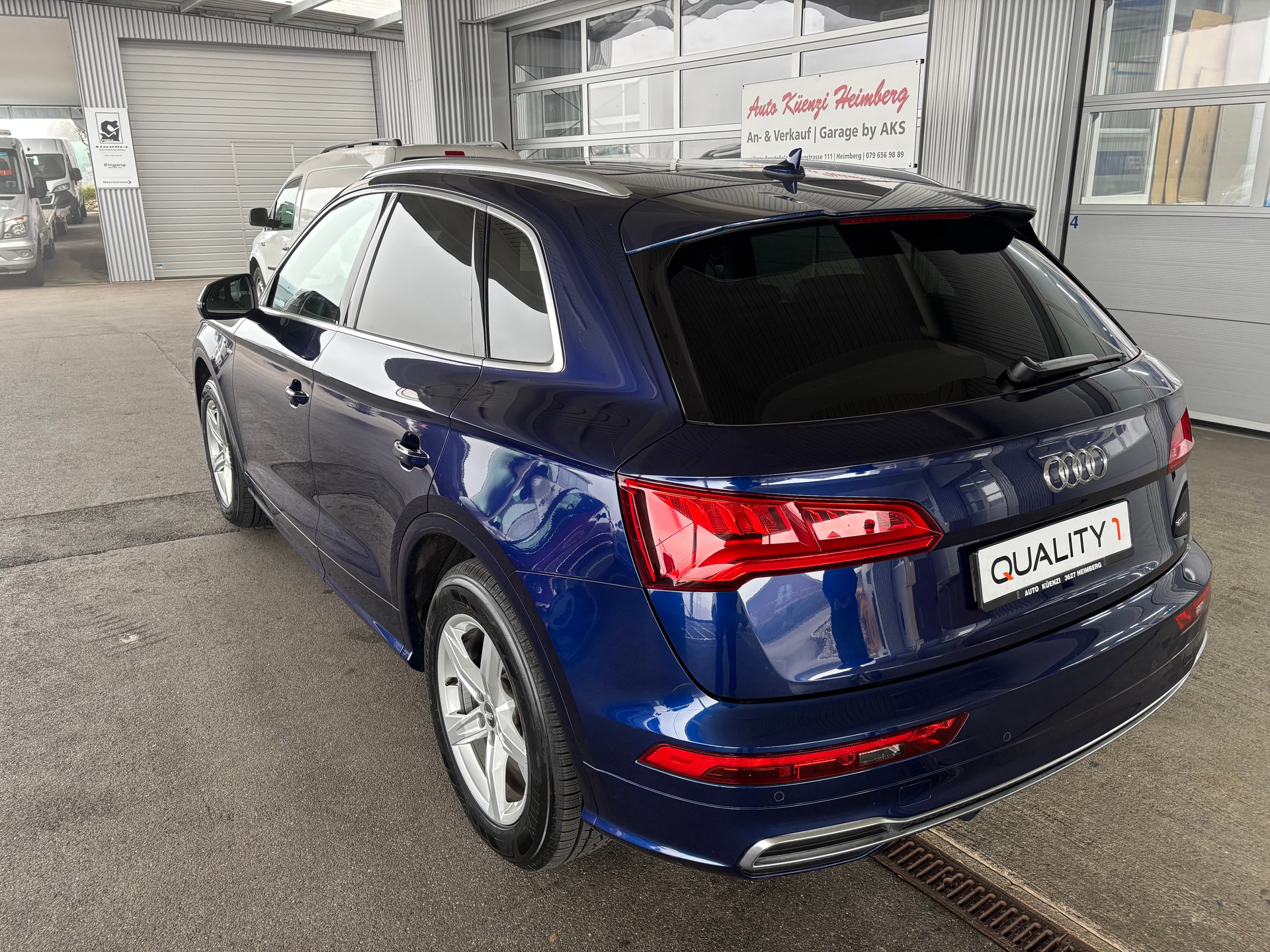 AUDI Q5 2.0 TFSI sport quattro S-tronic-image-2