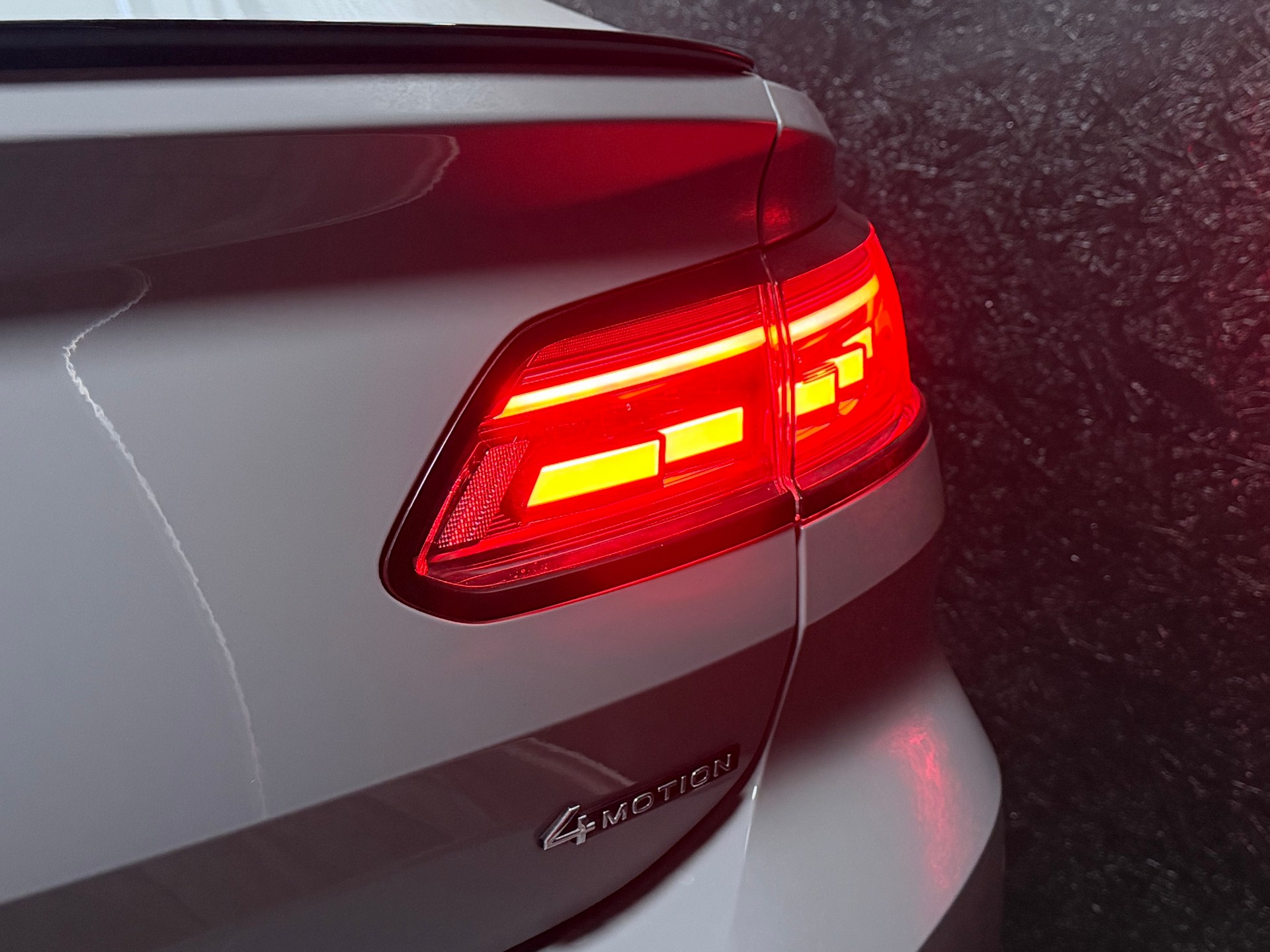 VW Arteon 2.0 TDI R-Line 4Motion DSG / Sitz Masagge / Leasing ab 299.- Monate-image-7