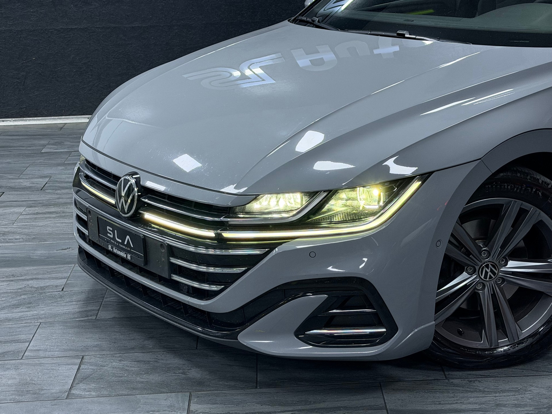 VW Arteon 2.0 TDI R-Line 4Motion DSG / Sitz Masagge / Leasing ab 299.- Monate-showroom-element-1