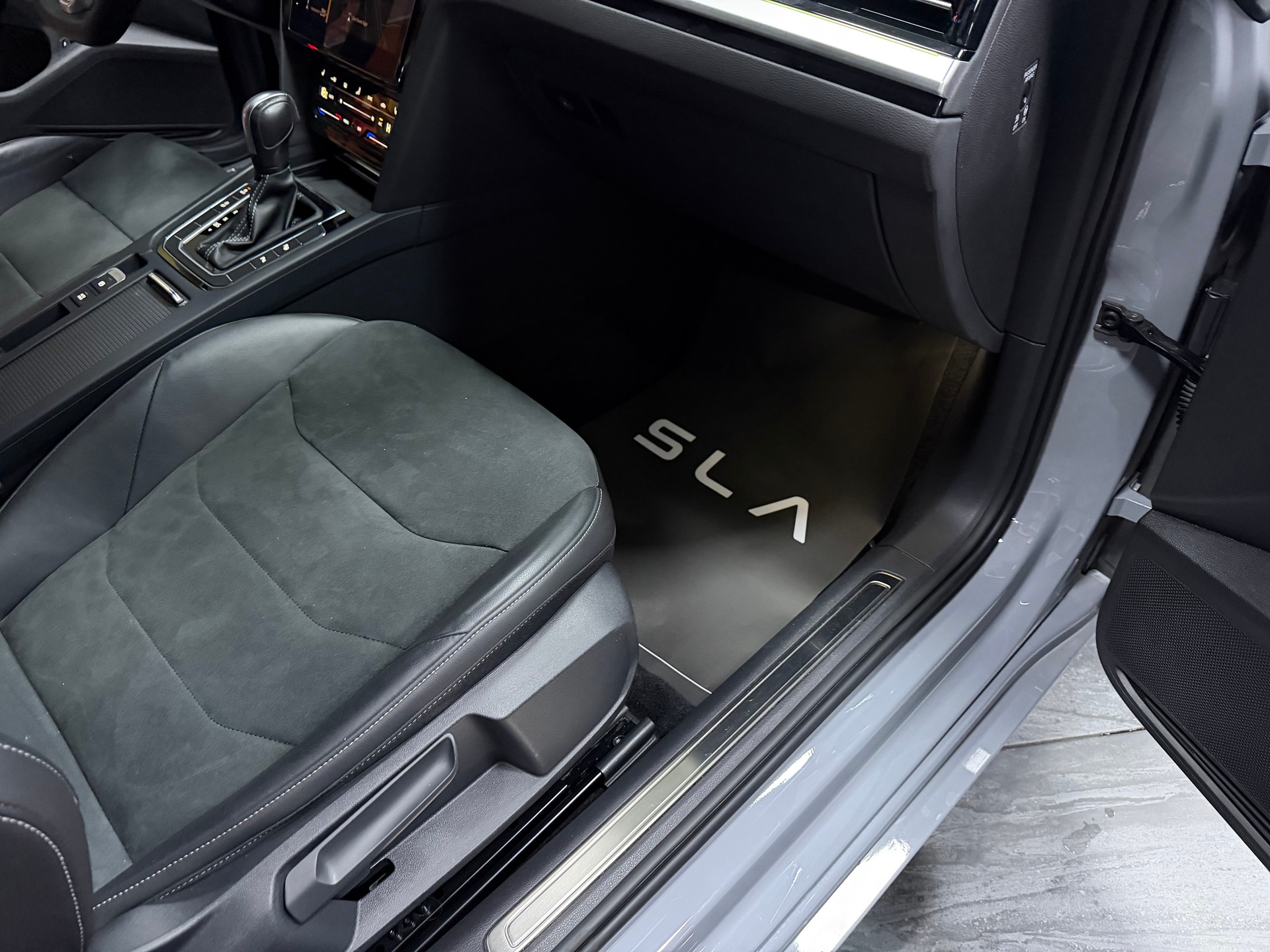 VW Arteon 2.0 TDI R-Line 4Motion DSG / Sitz Masagge / Leasing ab 299.- Monate-image-13