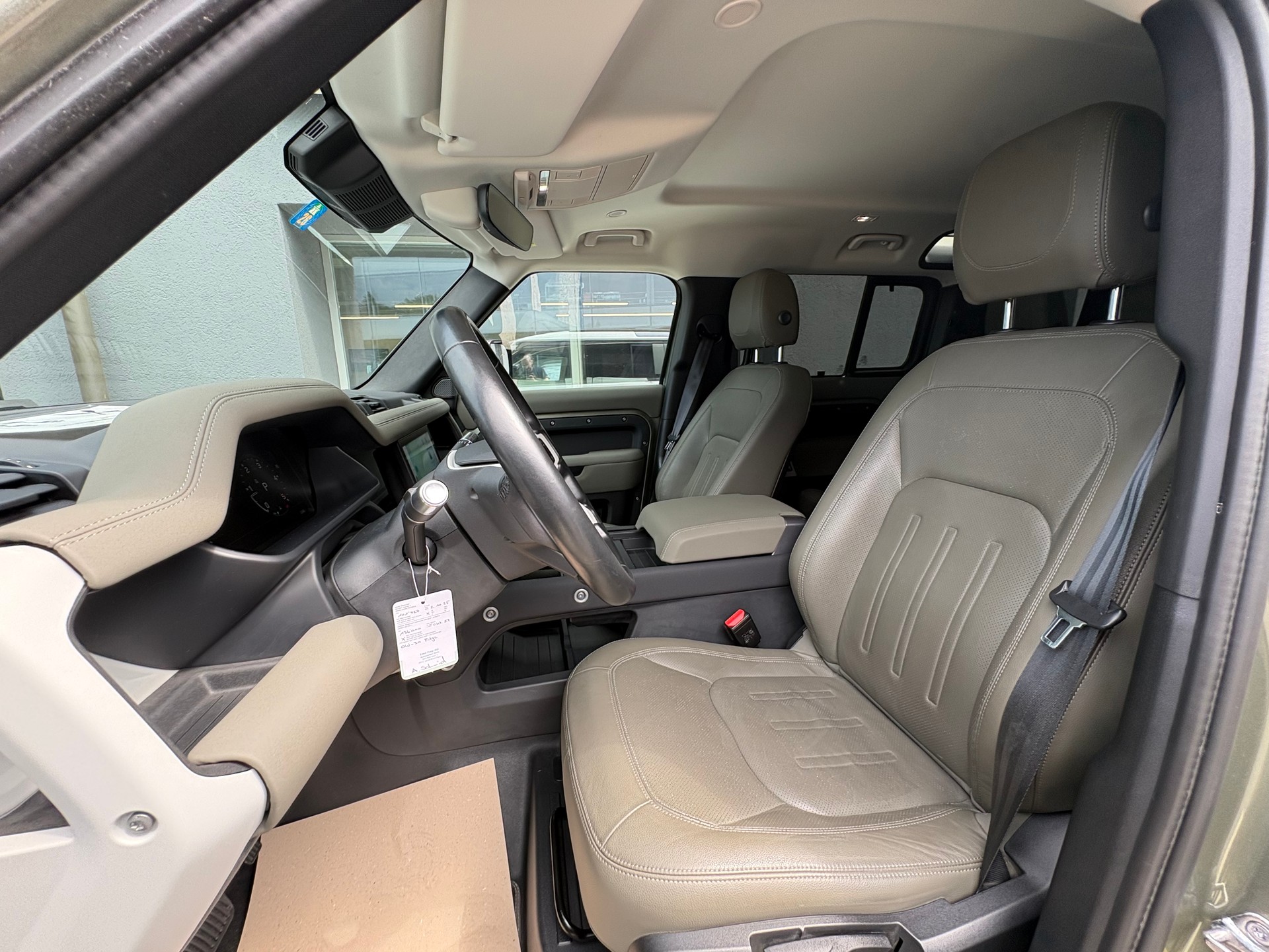 LAND ROVER Defender 110 3.0 D I6 300 S AWD AT8-image-5