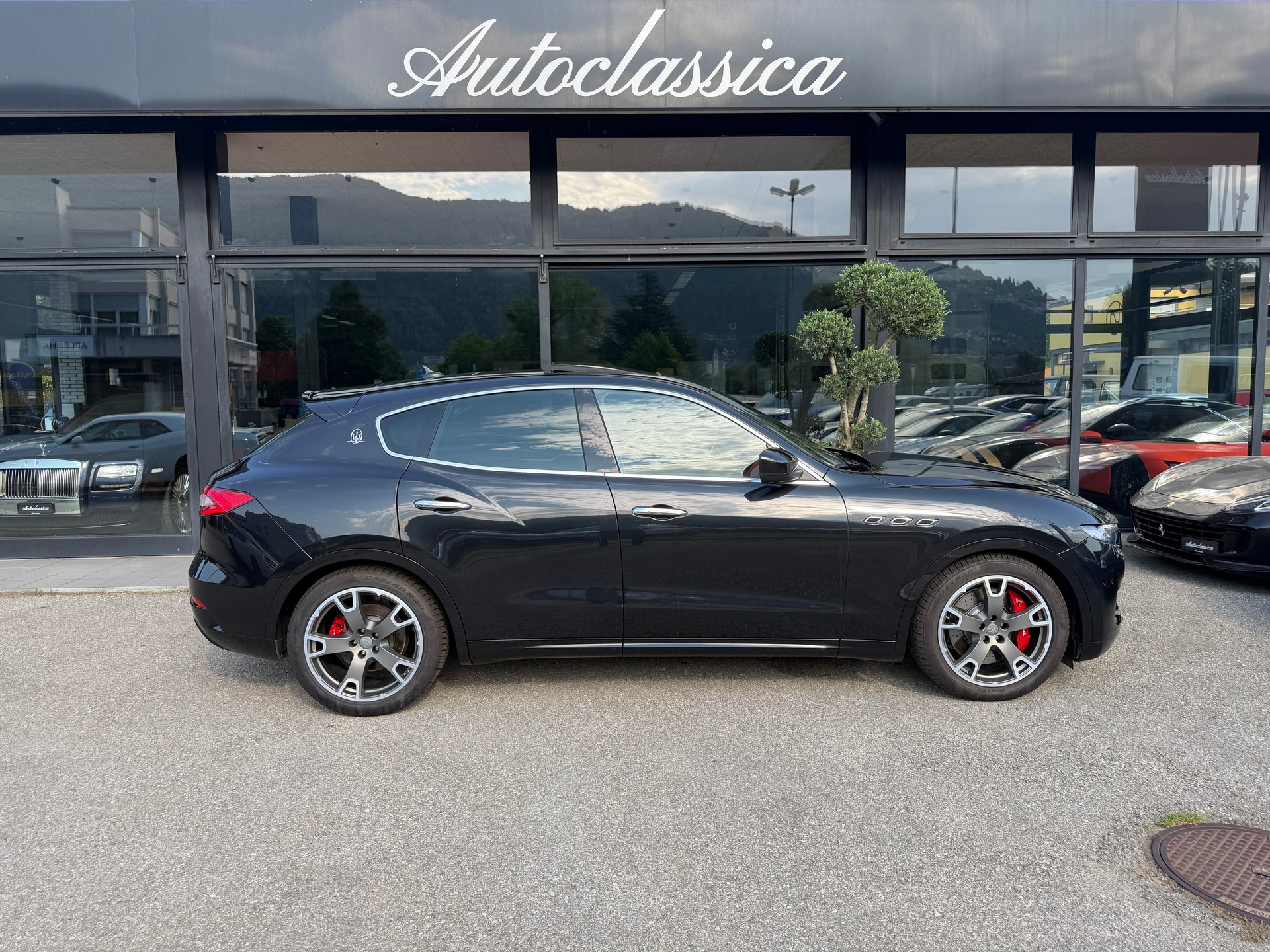 MASERATI Levante S 3.0 V6 Automatica-image-3