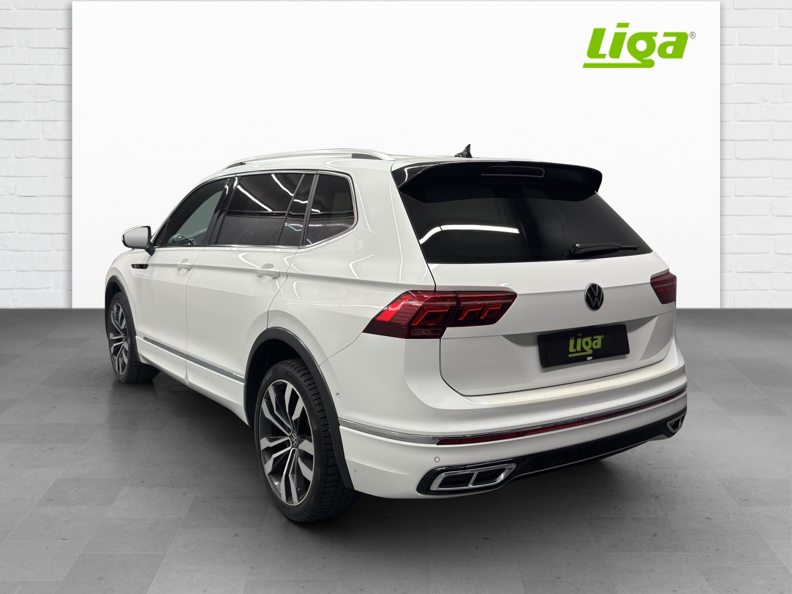 VW Tiguan Allspace 2.0 TSI R-Line DSG-image-3