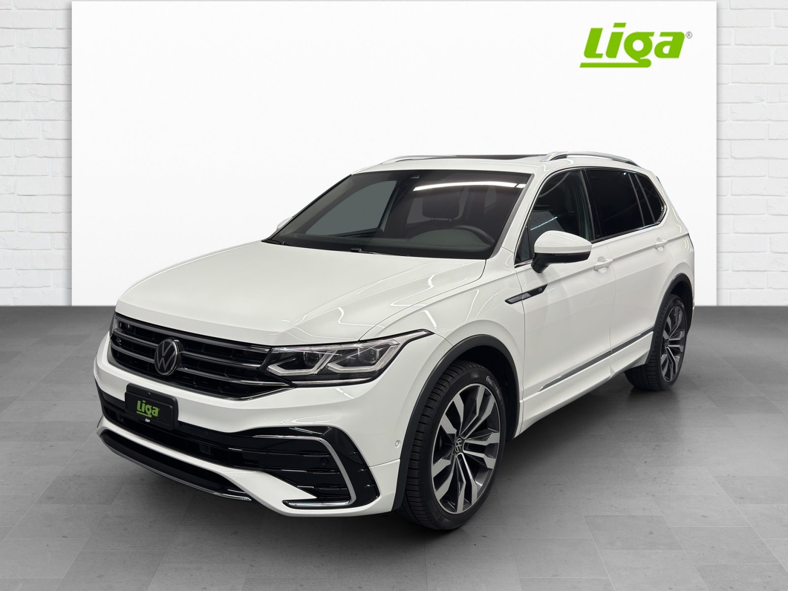 VW Tiguan Allspace 2.0 TSI R-Line DSG-image-0
