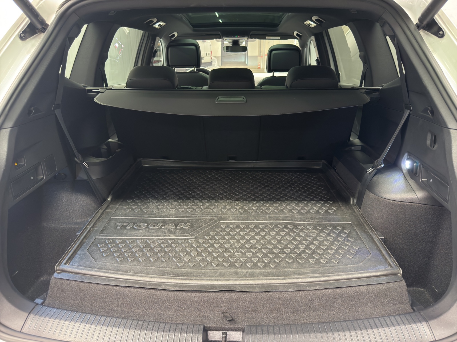VW Tiguan Allspace 2.0 TSI R-Line DSG-image-10