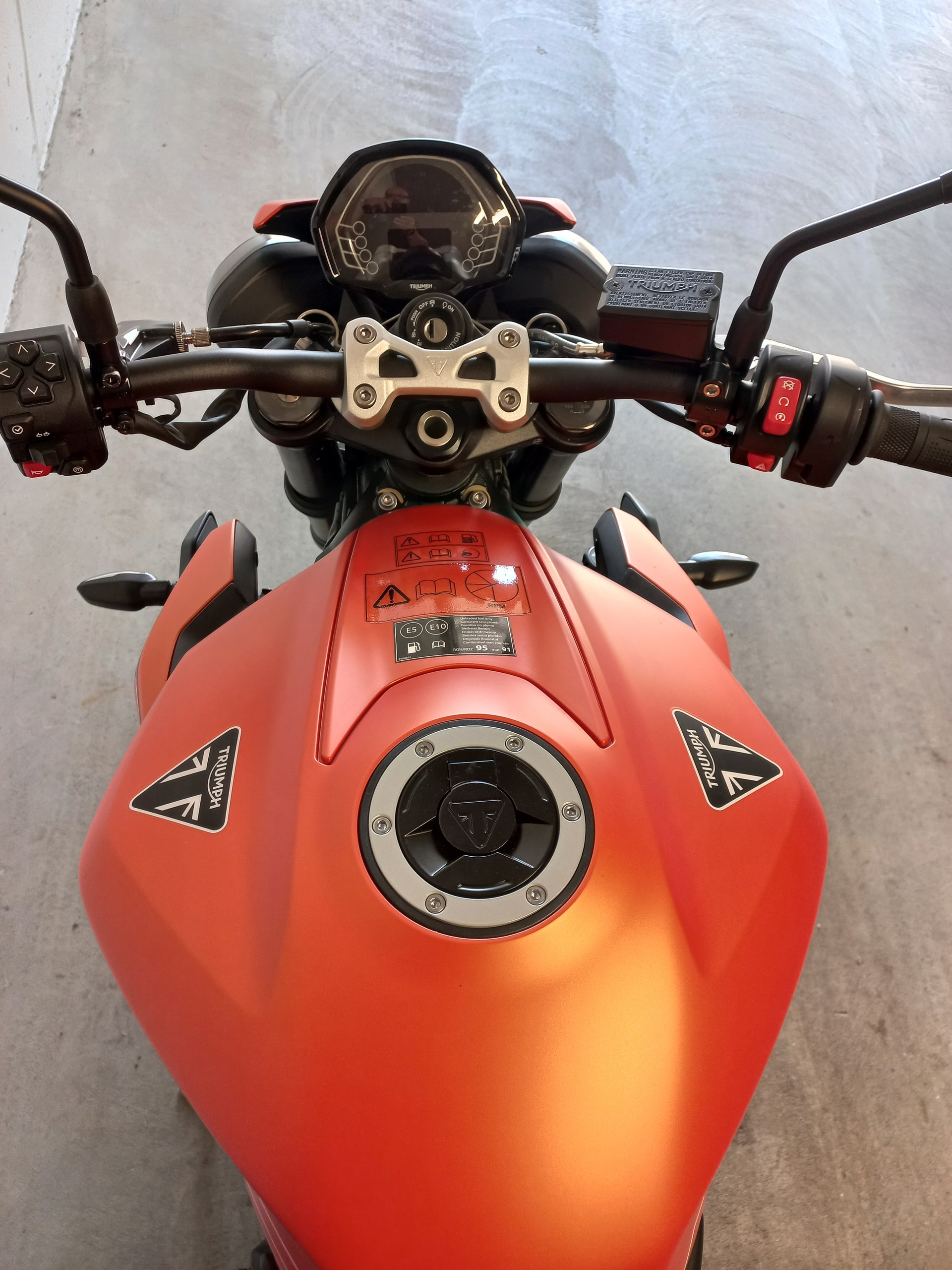 TRIUMPH Street Triple R 765 (A2)-image-4