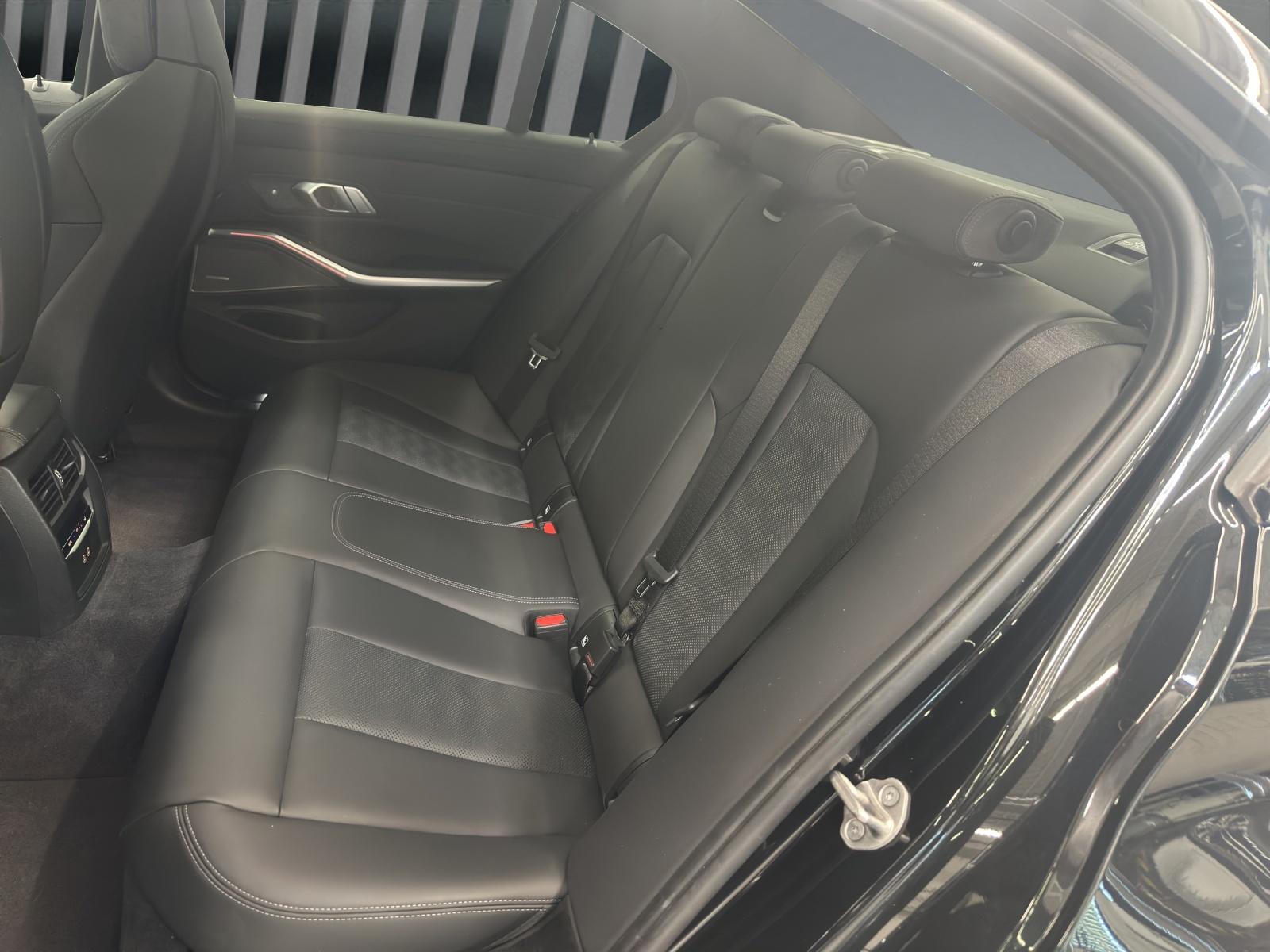 BMW M3 Competition xDrive M CARBON EXTERIEURPAKET-image-19