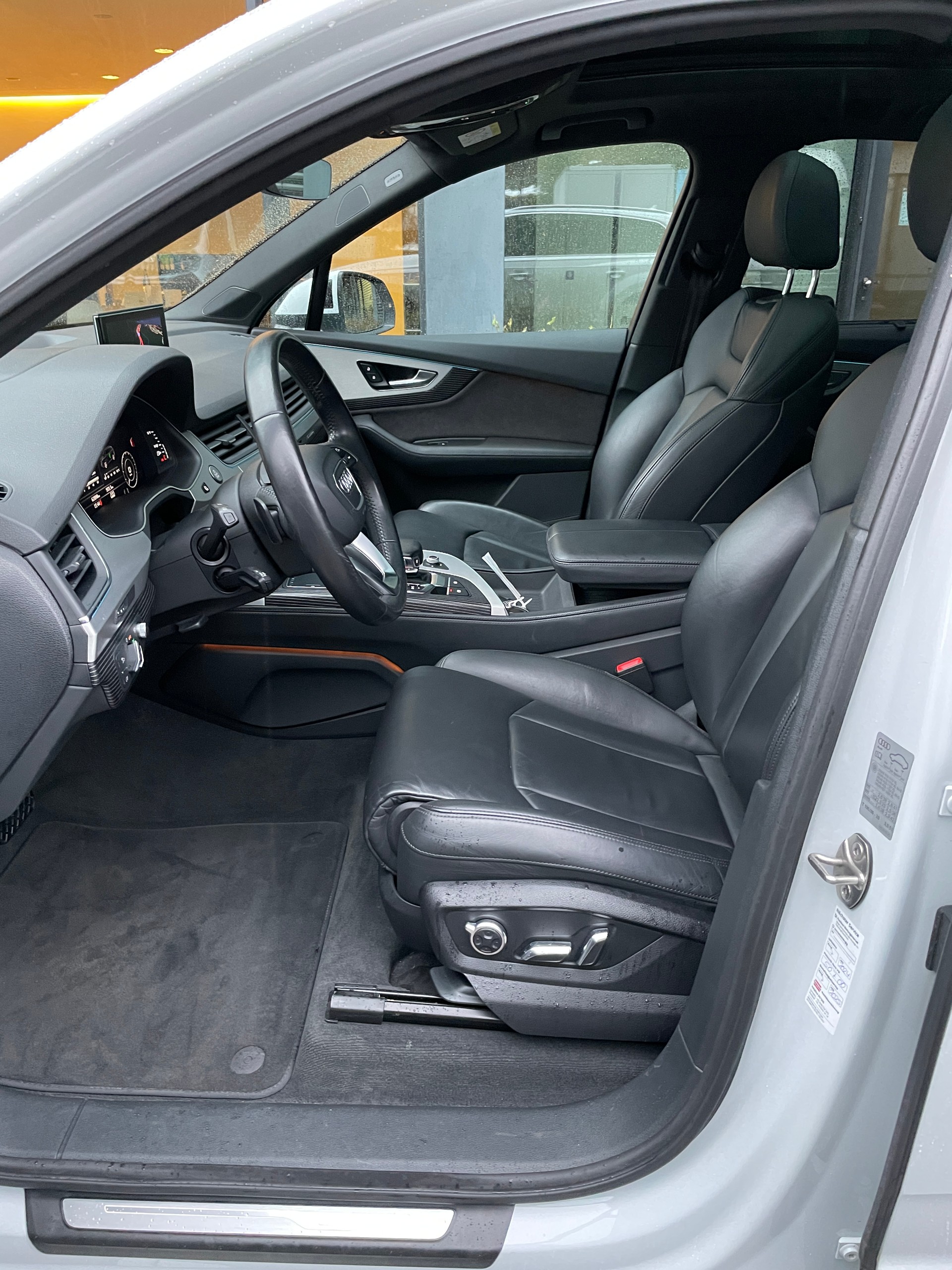 AUDI Q7 e-tron 3.0 TDI quattro tiptronic-image-12