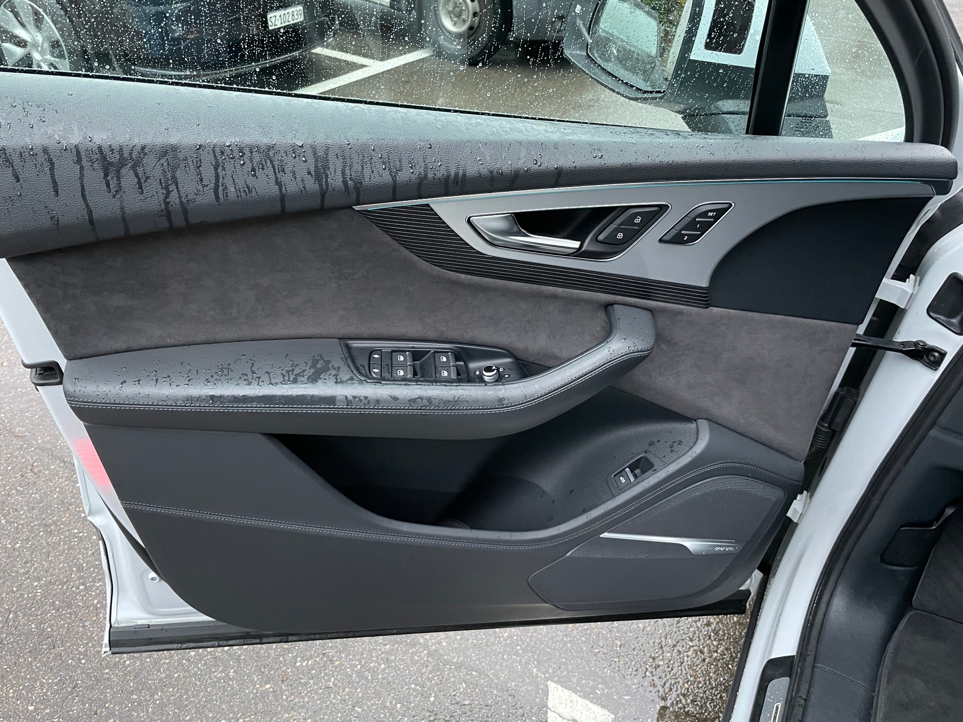 AUDI Q7 e-tron 3.0 TDI quattro tiptronic-image-9