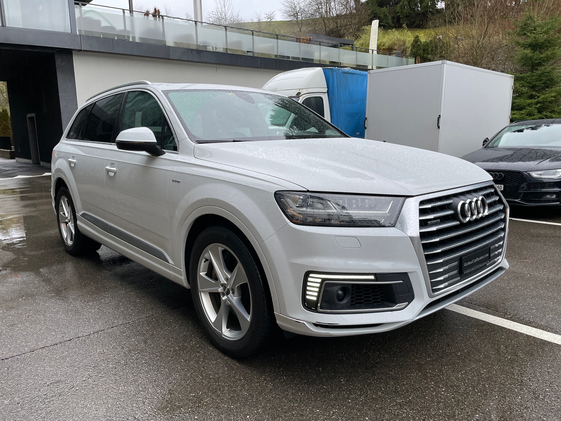 AUDI Q7 e-tron 3.0 TDI quattro tiptronic-image-6