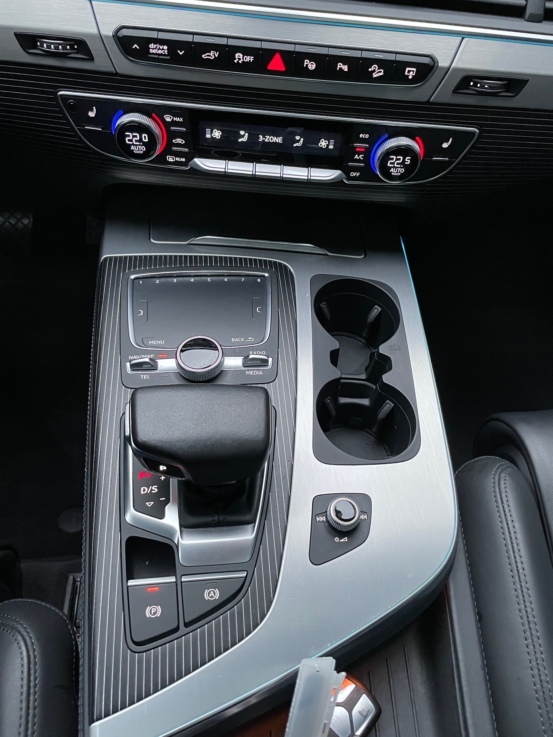 AUDI Q7 e-tron 3.0 TDI quattro tiptronic-image-23