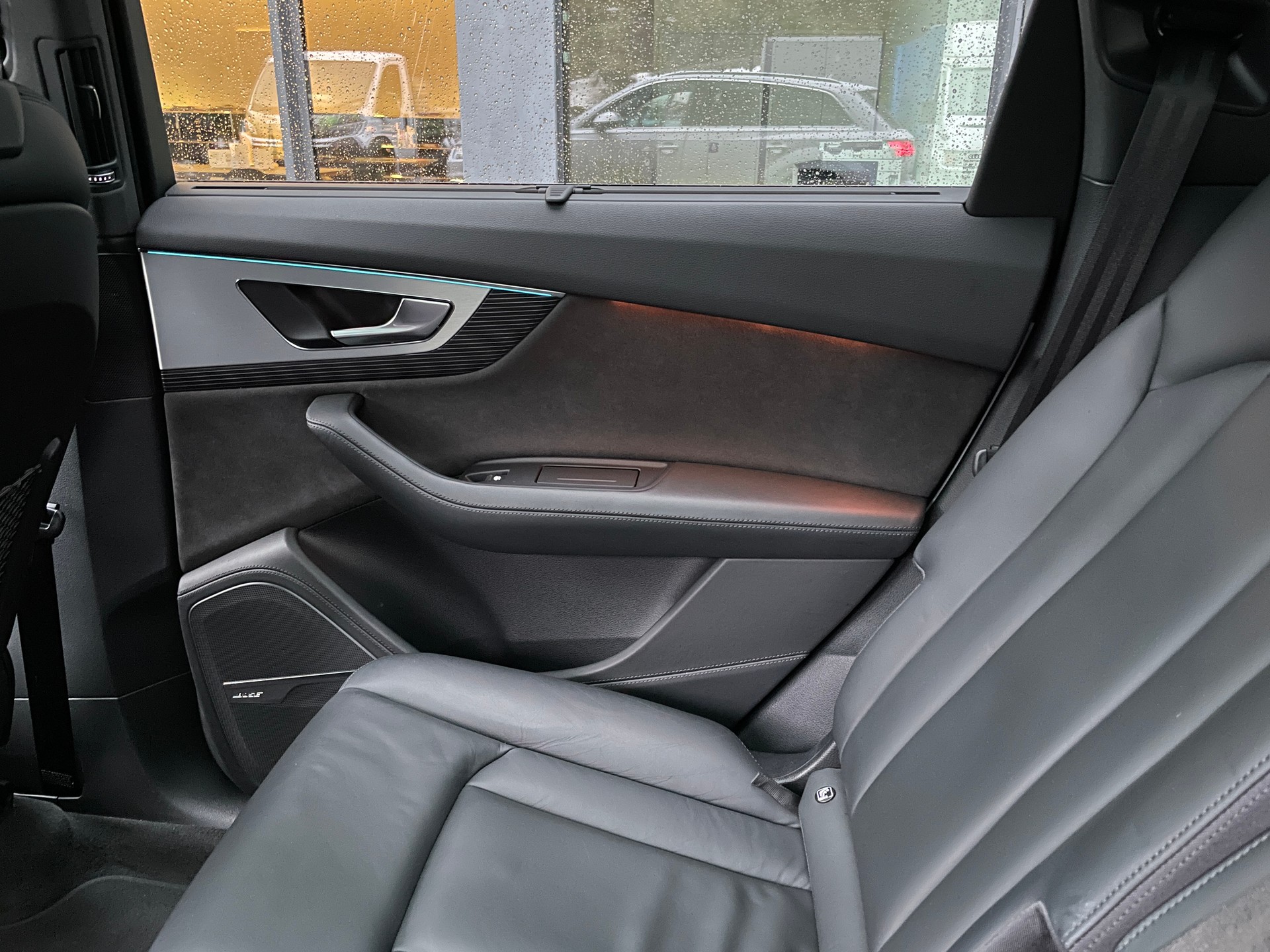 AUDI Q7 e-tron 3.0 TDI quattro tiptronic-image-18