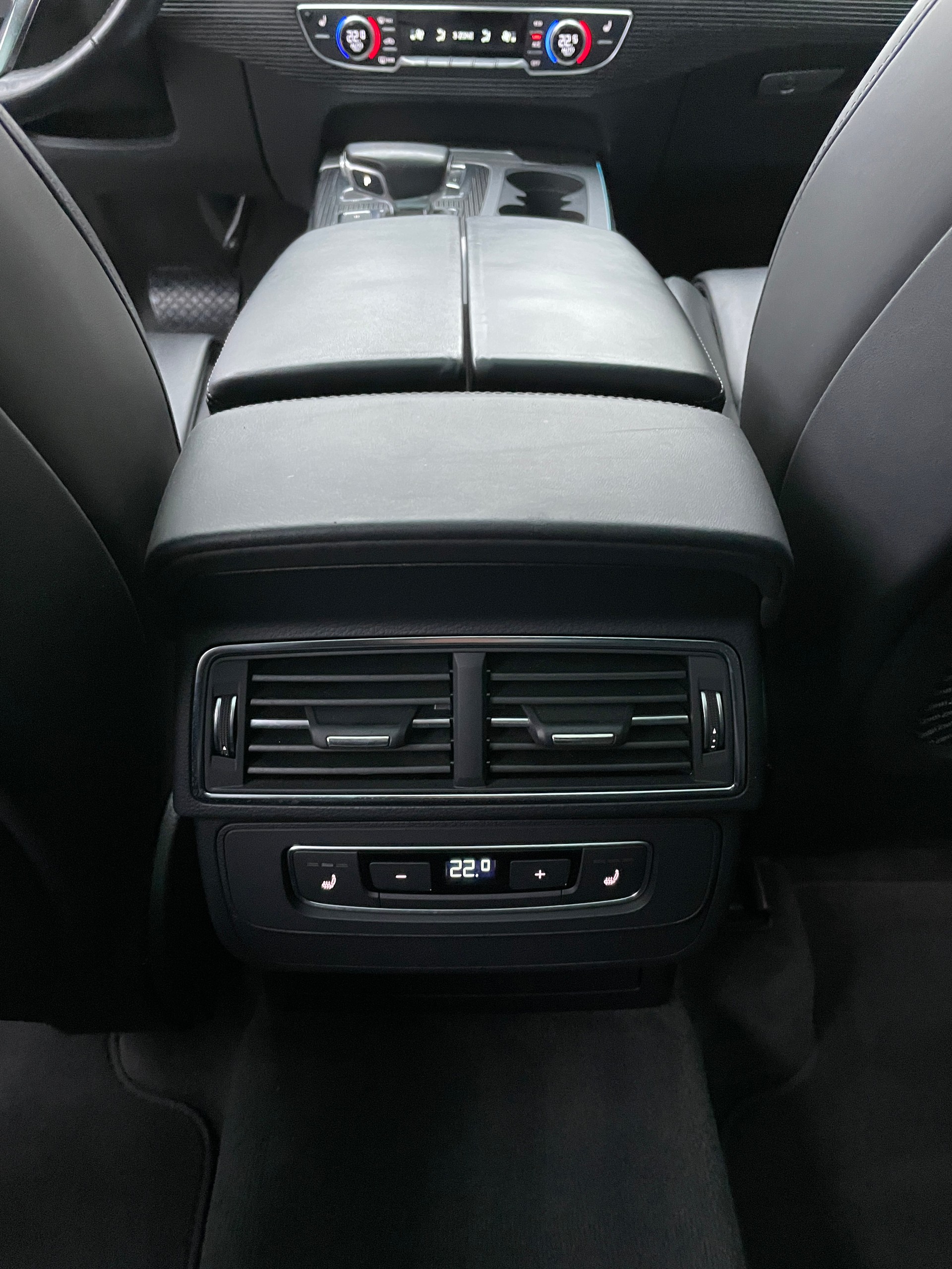 AUDI Q7 e-tron 3.0 TDI quattro tiptronic-image-15