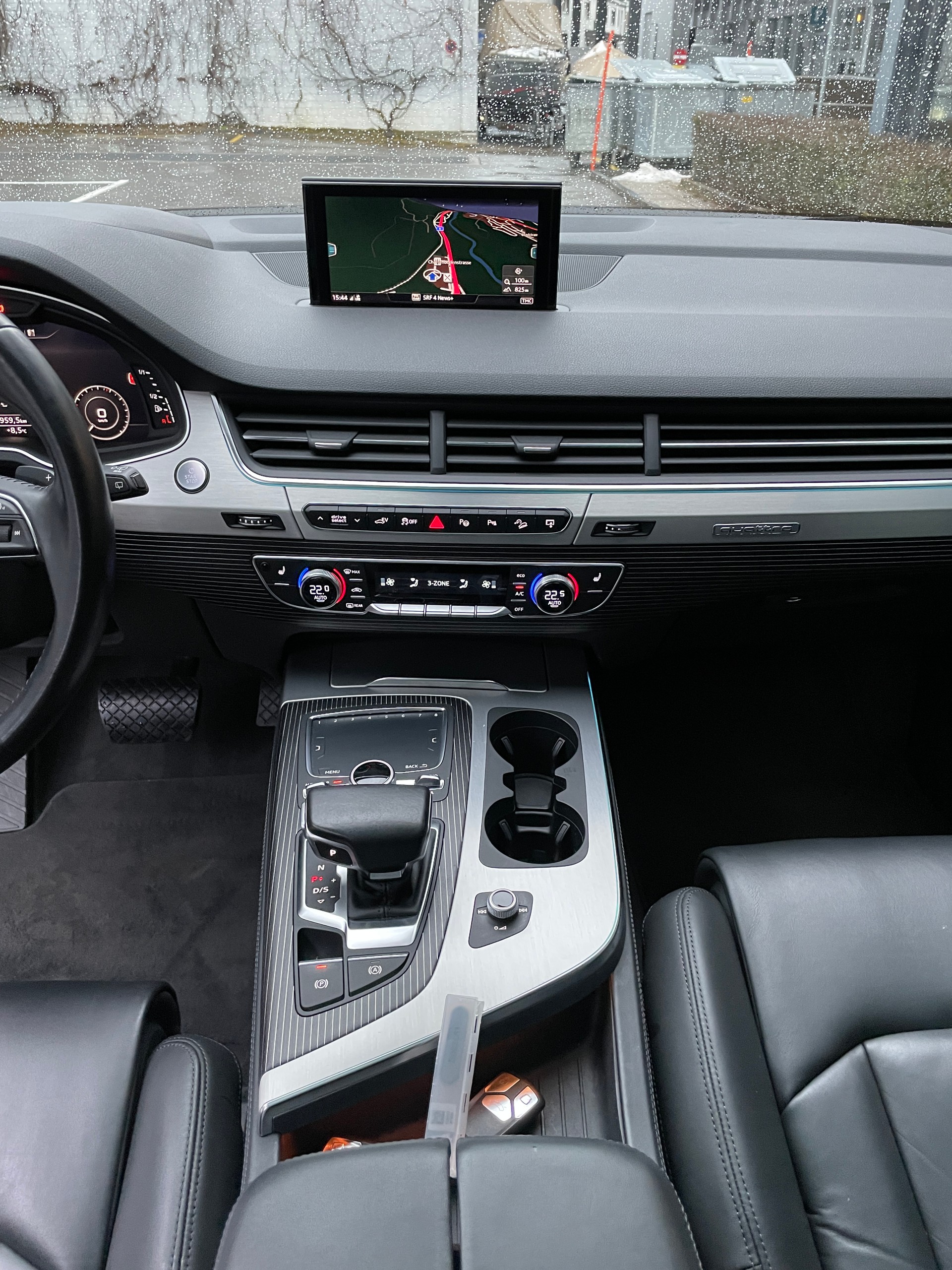 AUDI Q7 e-tron 3.0 TDI quattro tiptronic-image-16