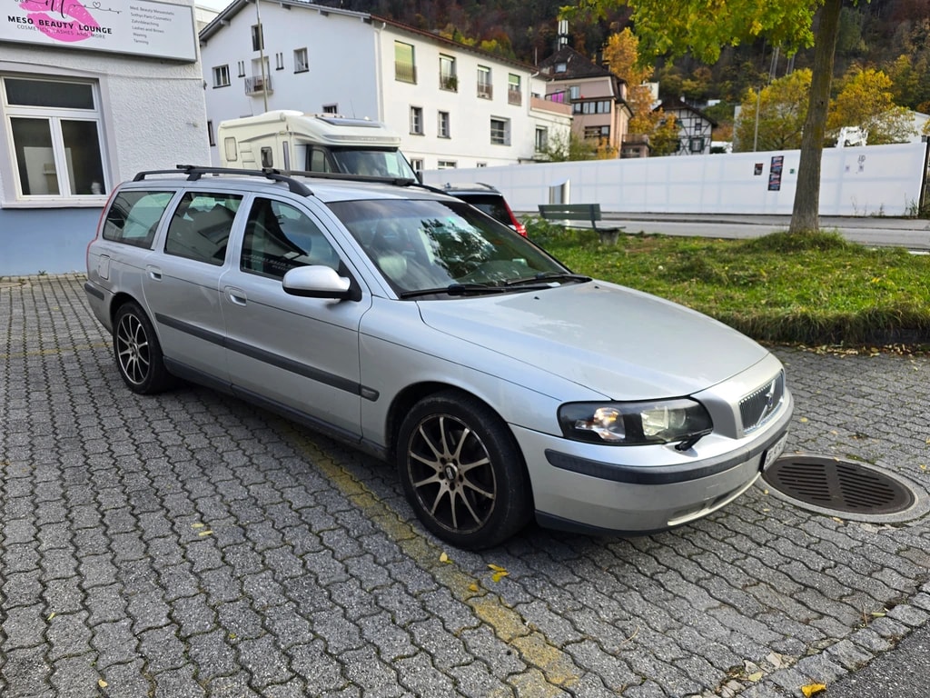 VOLVO V70 2.4T Ocean Race-image-2