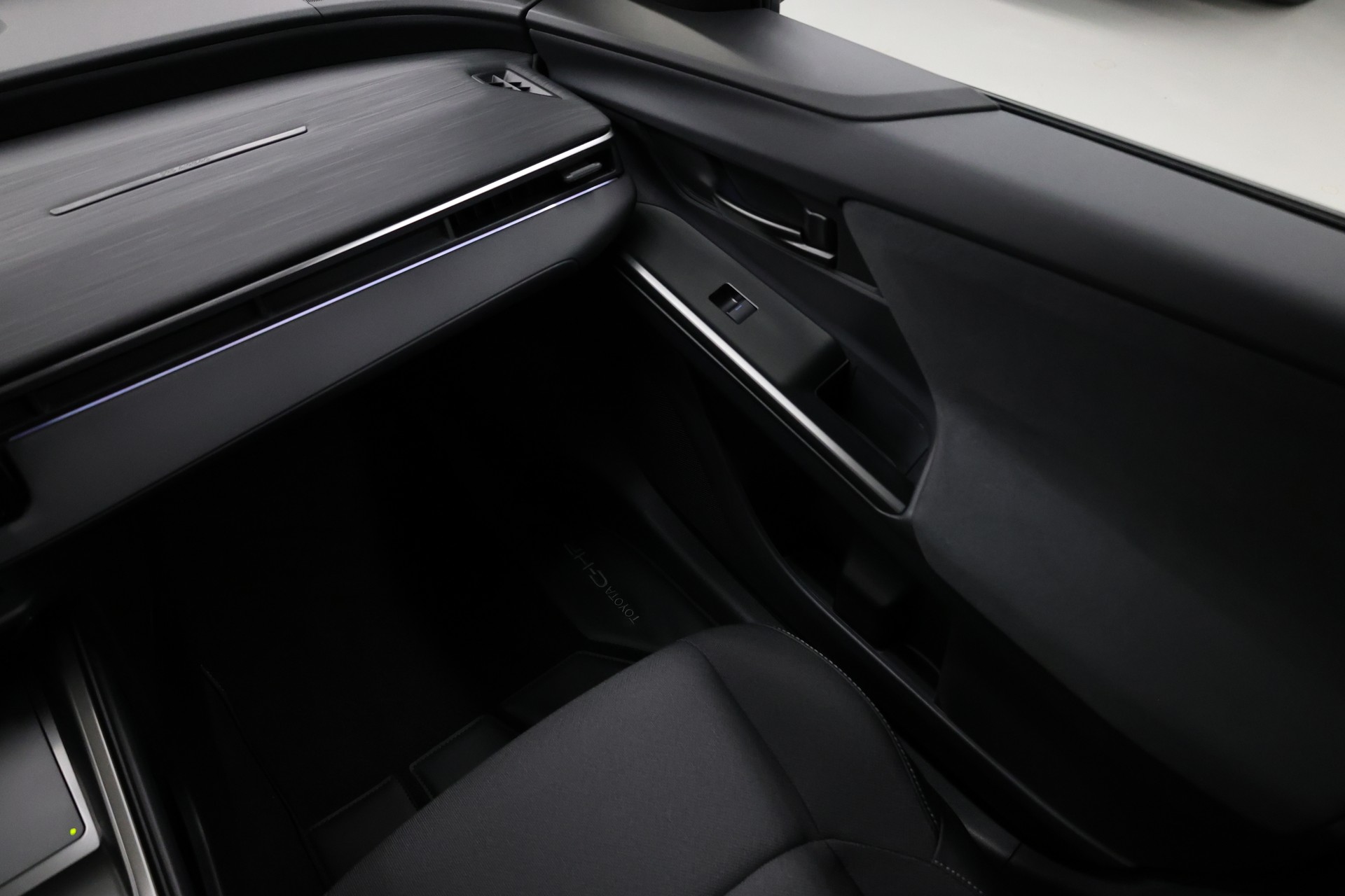 TOYOTA C-HR+ Style ICON FWD-image-26