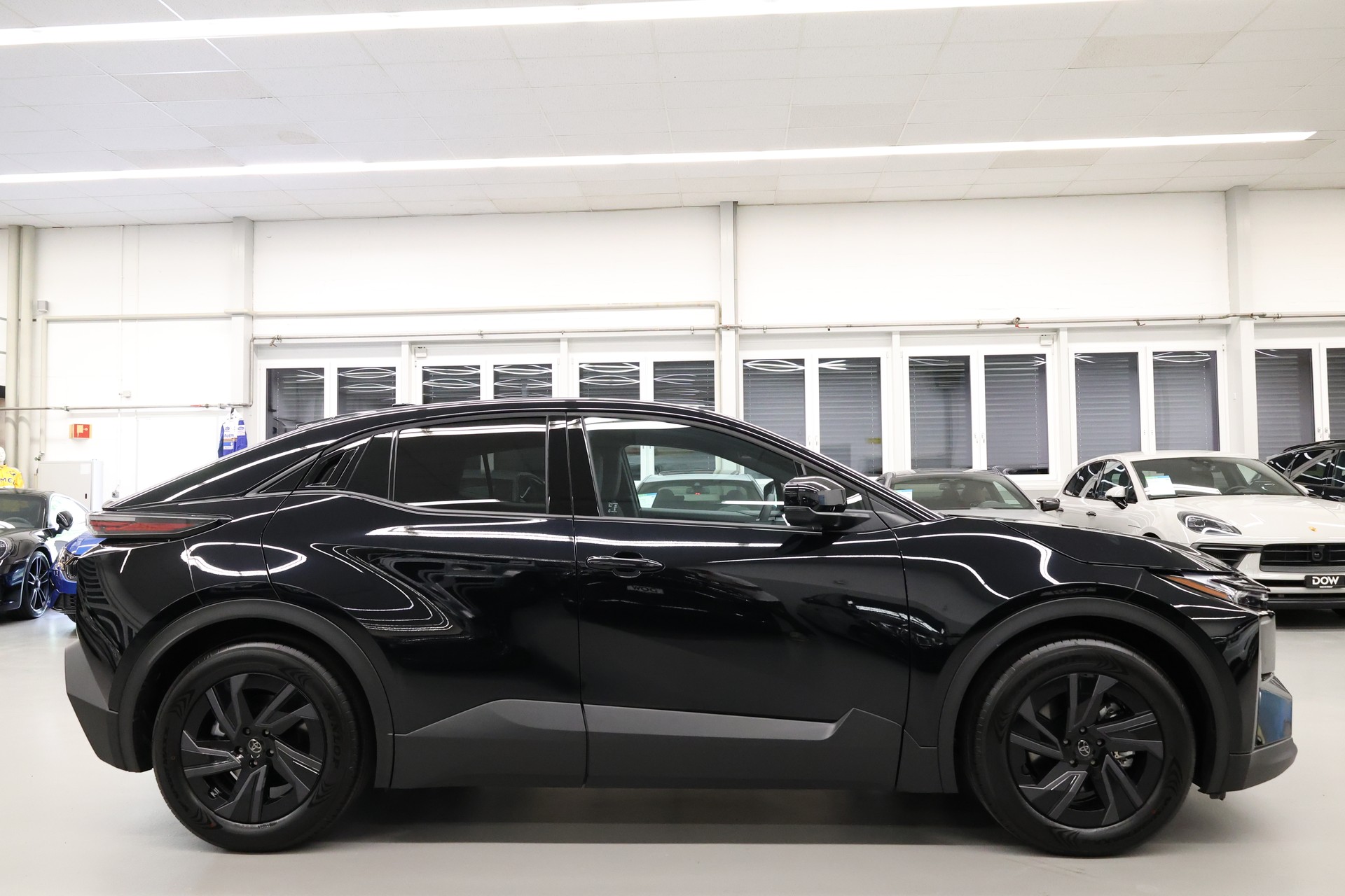 TOYOTA C-HR+ Style ICON FWD-image-12