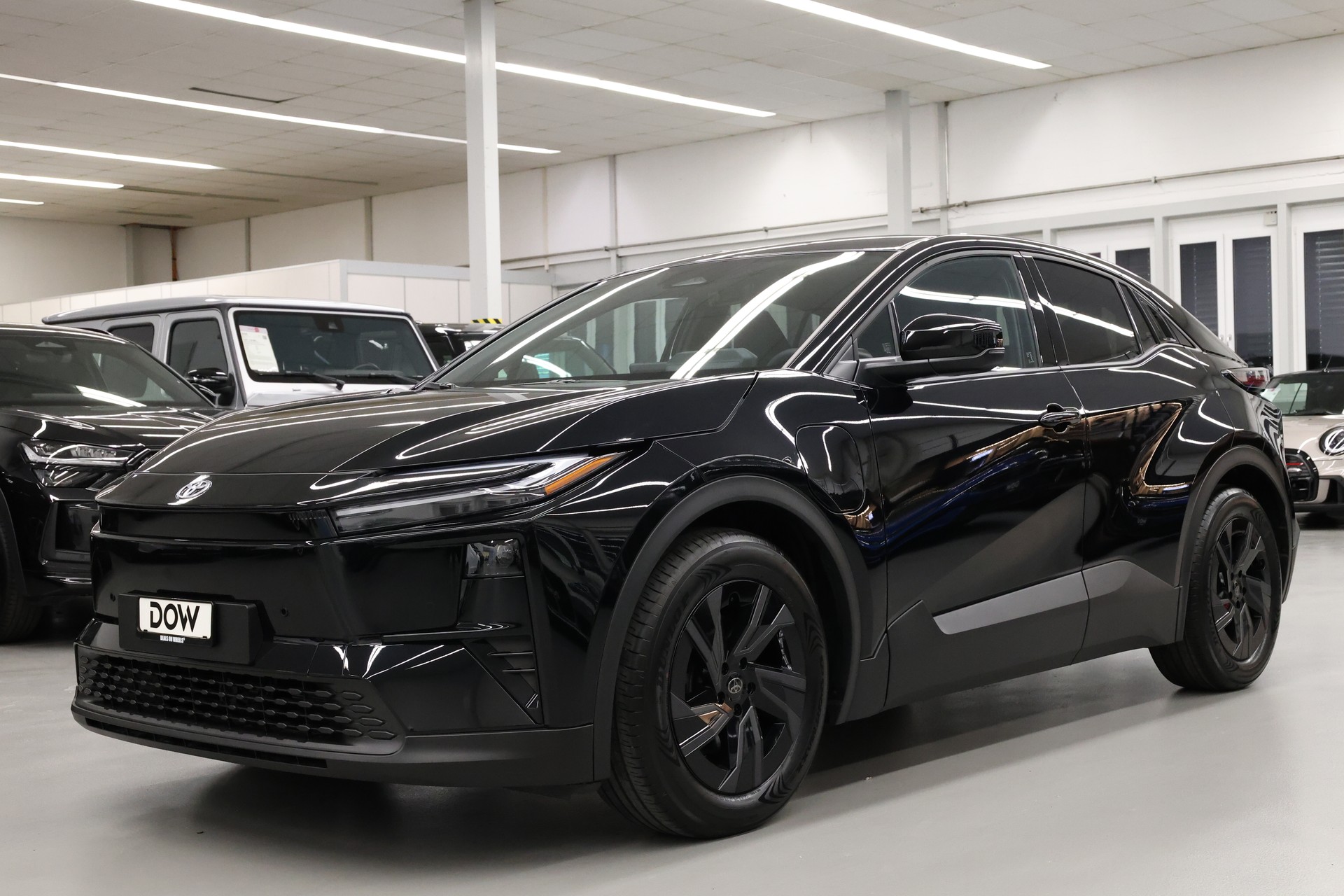 TOYOTA C-HR+ Style ICON FWD-showroom-element-2