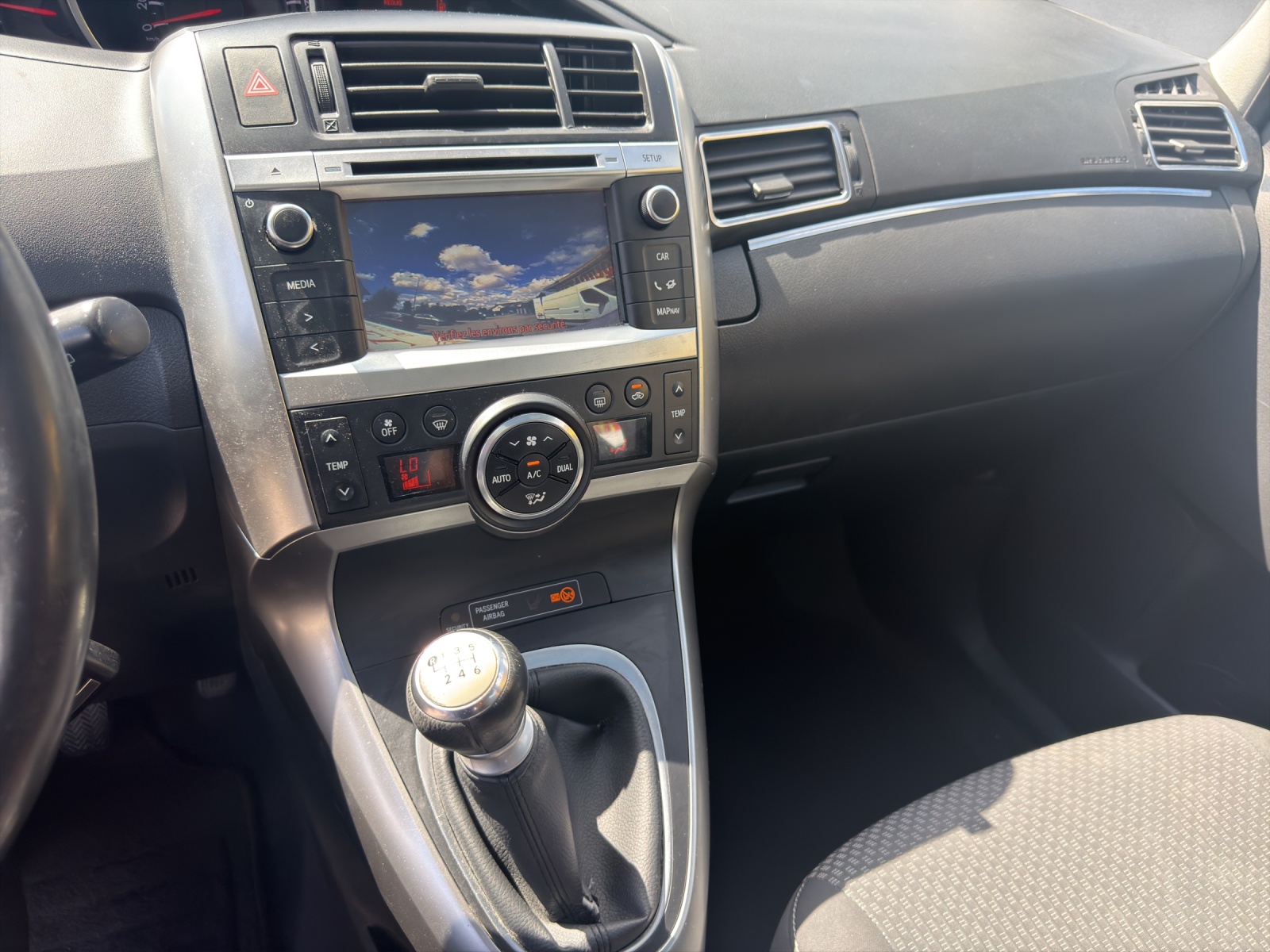 TOYOTA Verso 2.0 D-4D Sol-image-8