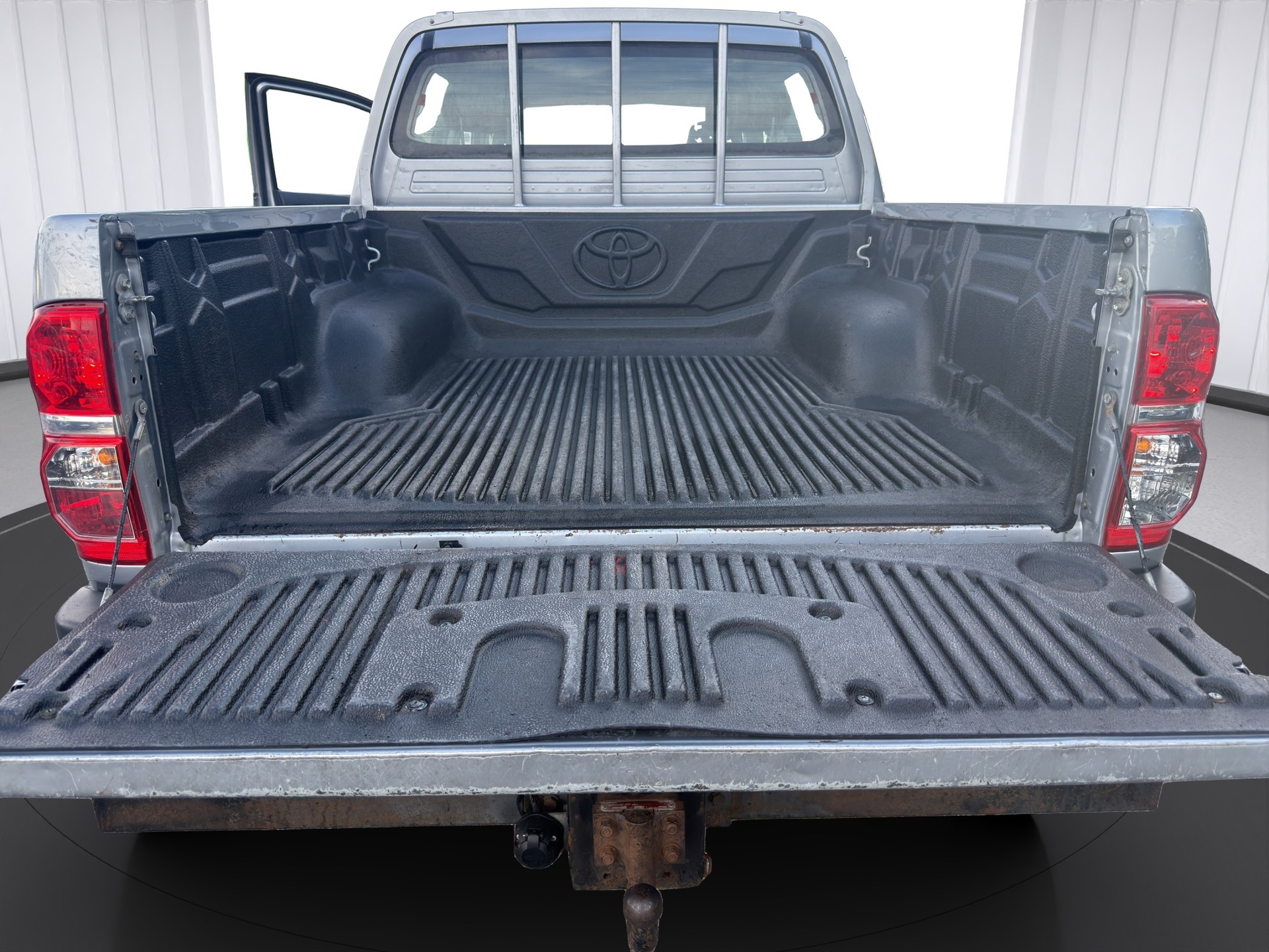 TOYOTA Hilux 2.5D 4WD Double Cab Luna-image-8